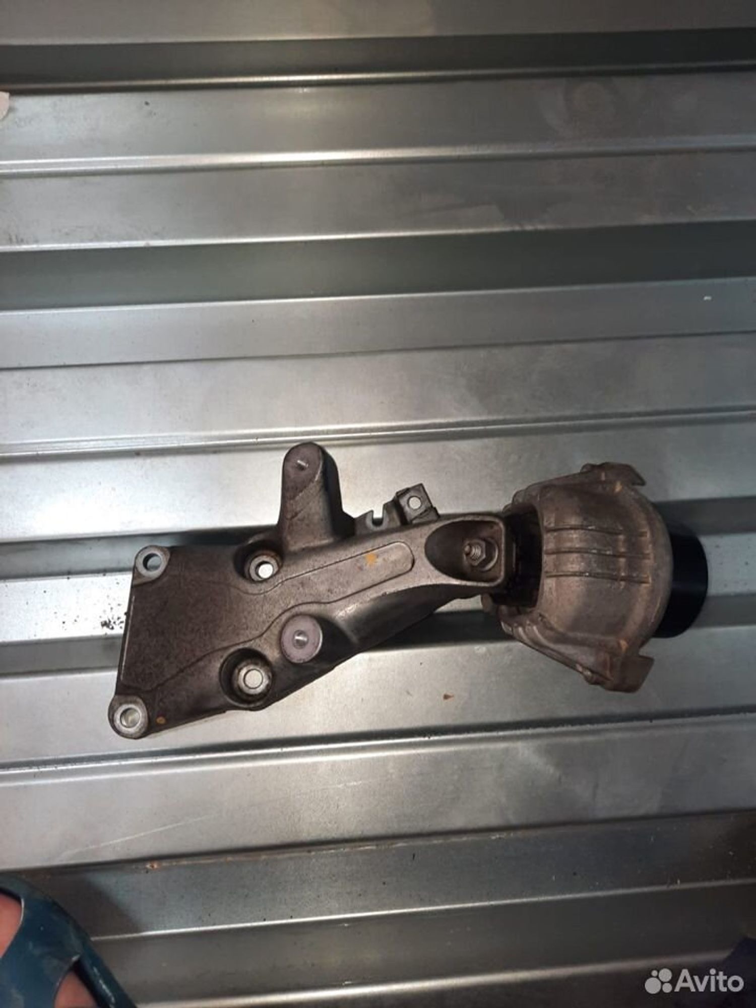 https://ycs.partsauto.market/partsauto-images/thmbs/4bc412e58a1c6cab6d9447373f981aa7/53e1ec17593395a280a28588add6db5c/a549a82fa837517446191d6f1148d808.jpg