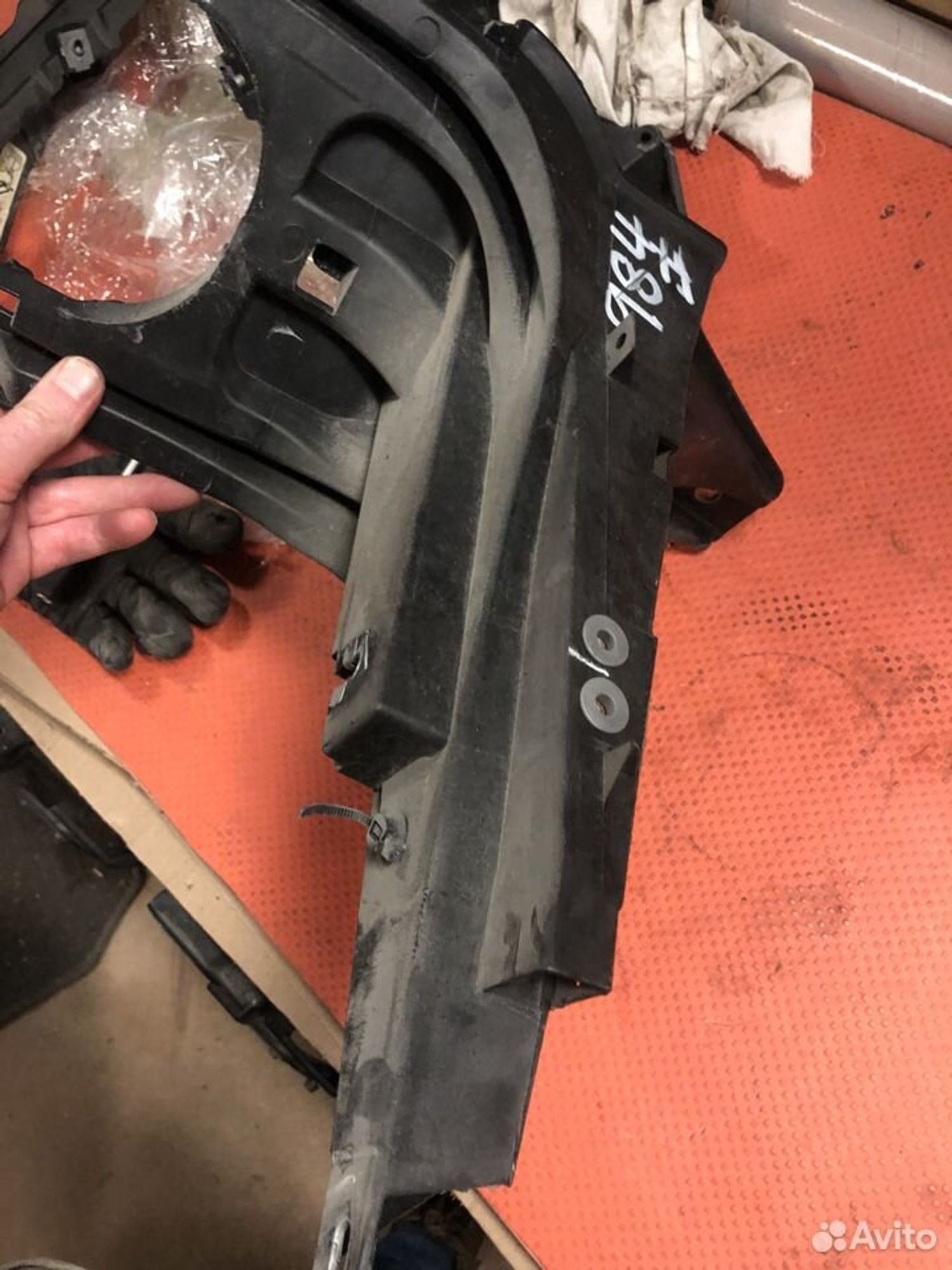 Кронштейн крыла BMW X5 E70 2008, 2500 рублей, Москва