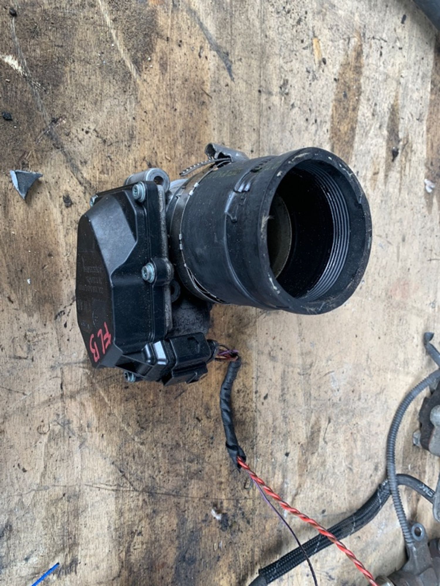 https://ycs.partsauto.market/partsauto-images/thmbs/5822255e6d2fcd0a961fb55335a0cf72/0fb4b953b3eb492162ba0321761081bd/9a8bf0880cfe54cacb1b8d0cd738a549.jpg