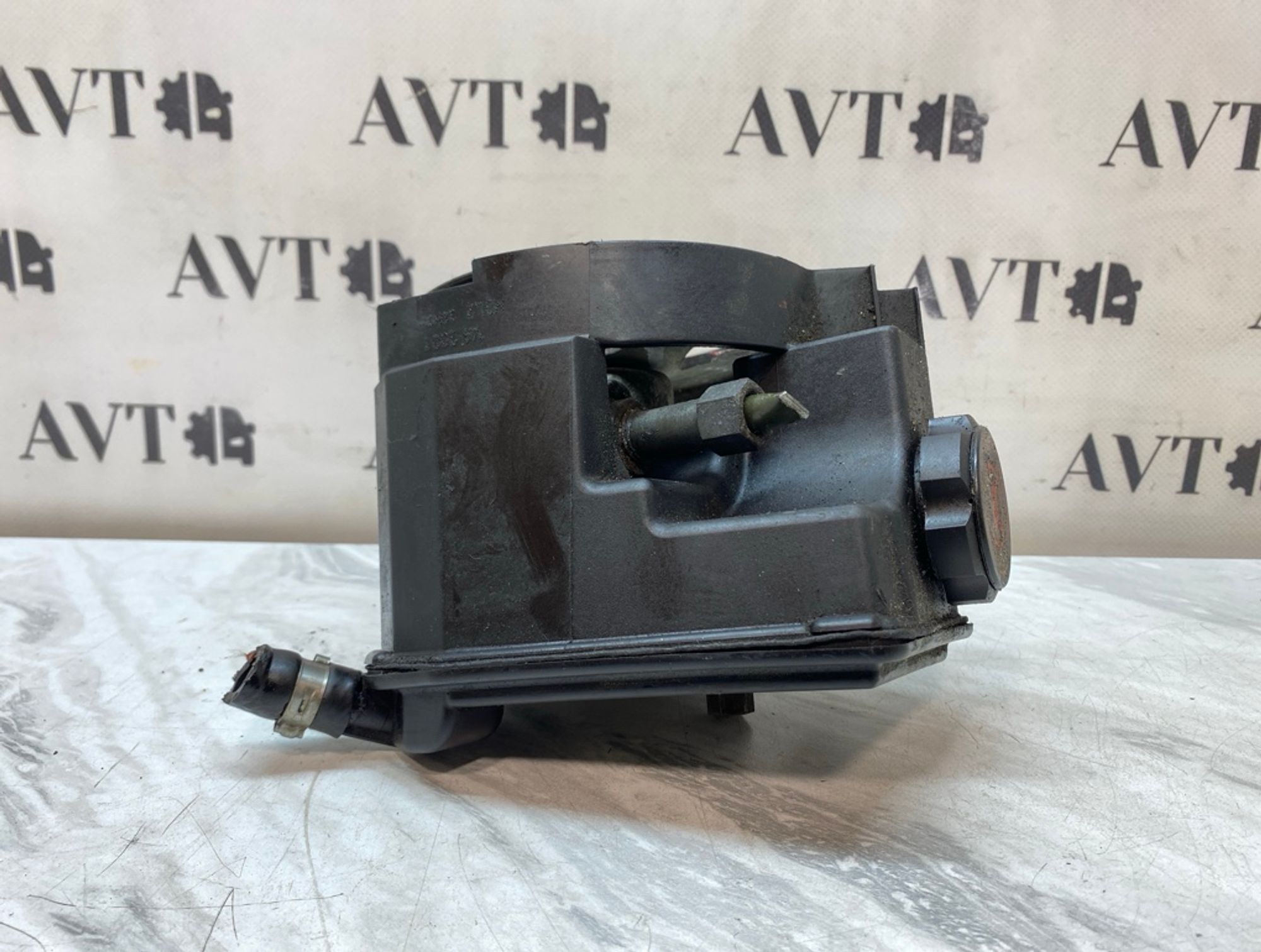 https://ycs.partsauto.market/partsauto-images/thmbs/5822255e6d2fcd0a961fb55335a0cf72/198879aaff8b54f9017cdeb9e1f72c14/16d8f58e4306e8107ff6a6b2a4e39148.jpg