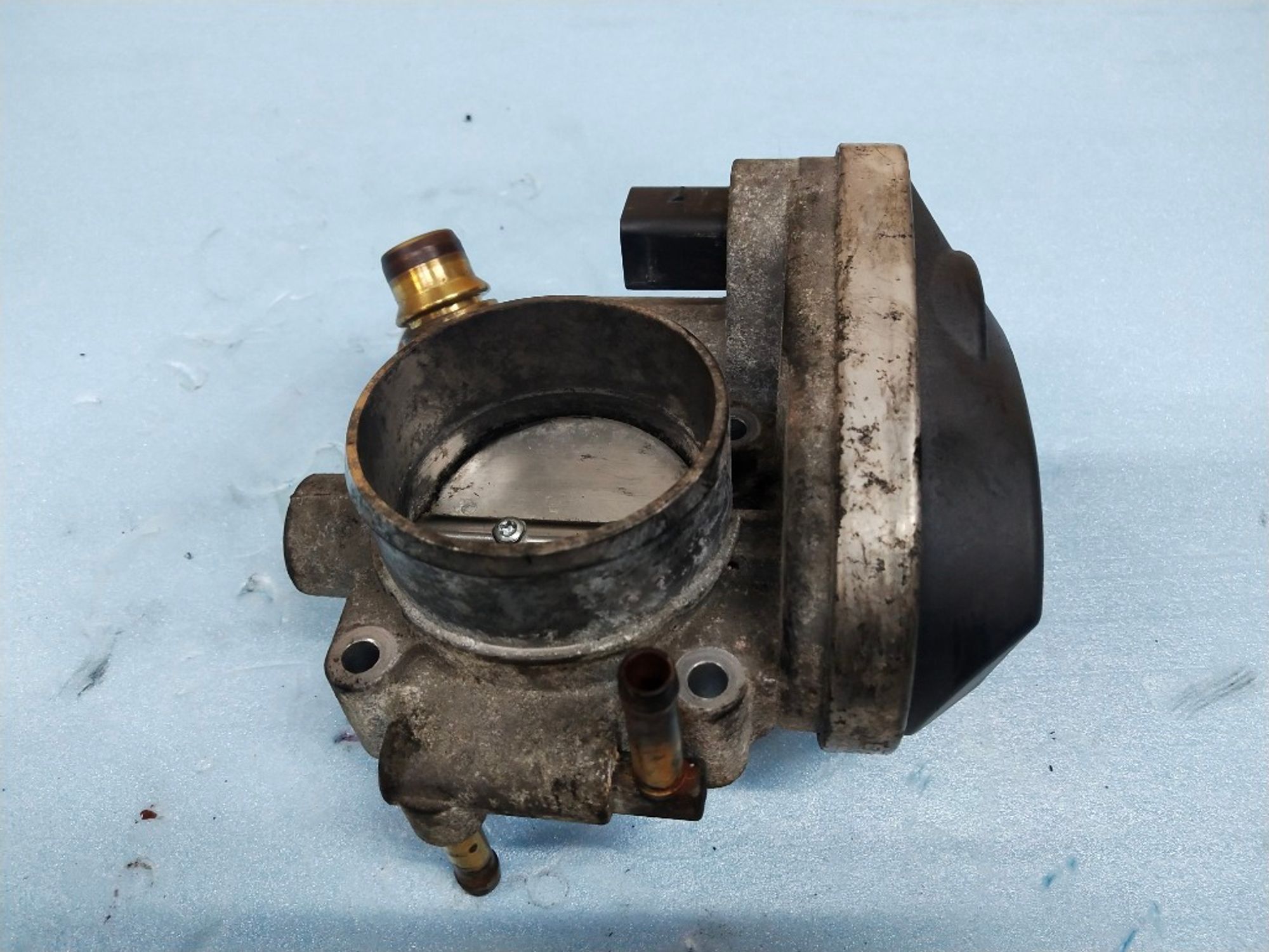 https://ycs.partsauto.market/partsauto-images/thmbs/5822255e6d2fcd0a961fb55335a0cf72/59e54ca8381b86a7fc1e985c808cc24f/147dd31a74adb9524427a15decf1ab42.jpg