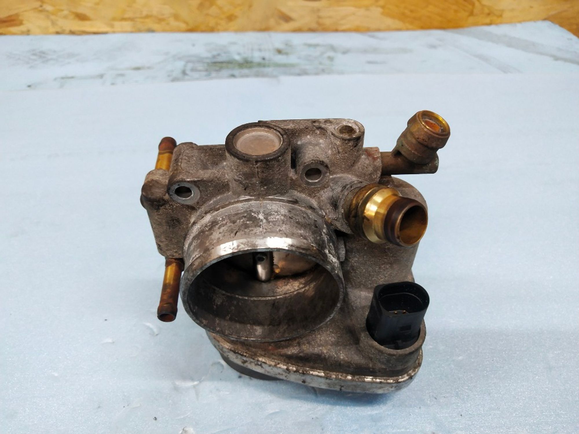https://ycs.partsauto.market/partsauto-images/thmbs/5822255e6d2fcd0a961fb55335a0cf72/59e54ca8381b86a7fc1e985c808cc24f/351b7d2434a213060c69f4803456f4e4.jpg