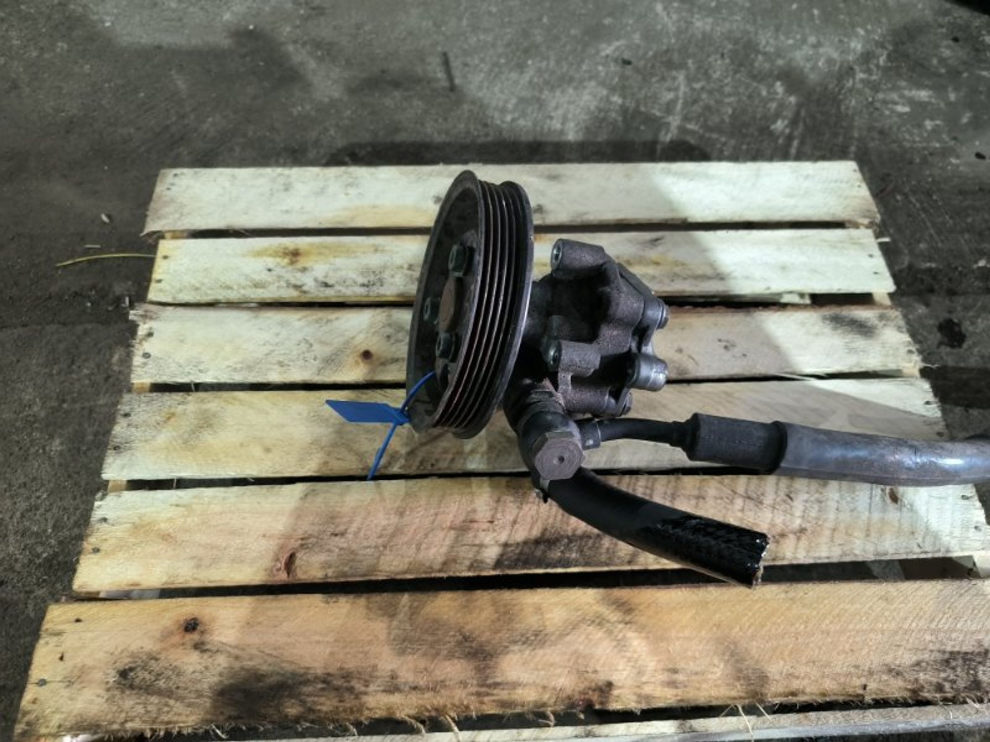 https://ycs.partsauto.market/partsauto-images/thmbs/5822255e6d2fcd0a961fb55335a0cf72/c50e91eb2fedcd523779f943d6edc070/fd59e705af90c55b545bfea34899e90d.jpg