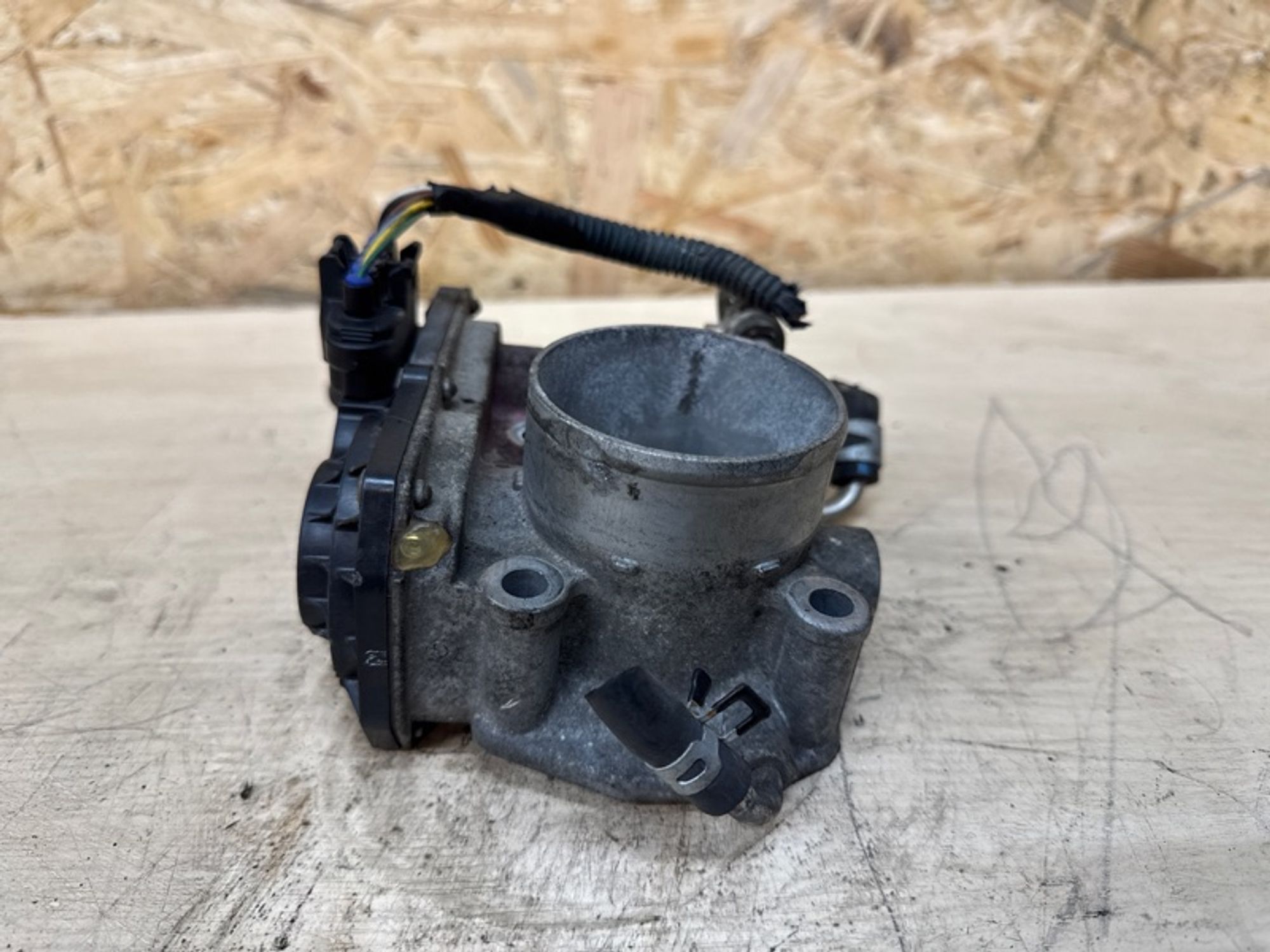 https://ycs.partsauto.market/partsauto-images/thmbs/5822255e6d2fcd0a961fb55335a0cf72/ea7633a89a4f2397bc2147dc0698c9b9/1f8adcc8342bbb1599eae81c8a840aab.jpg