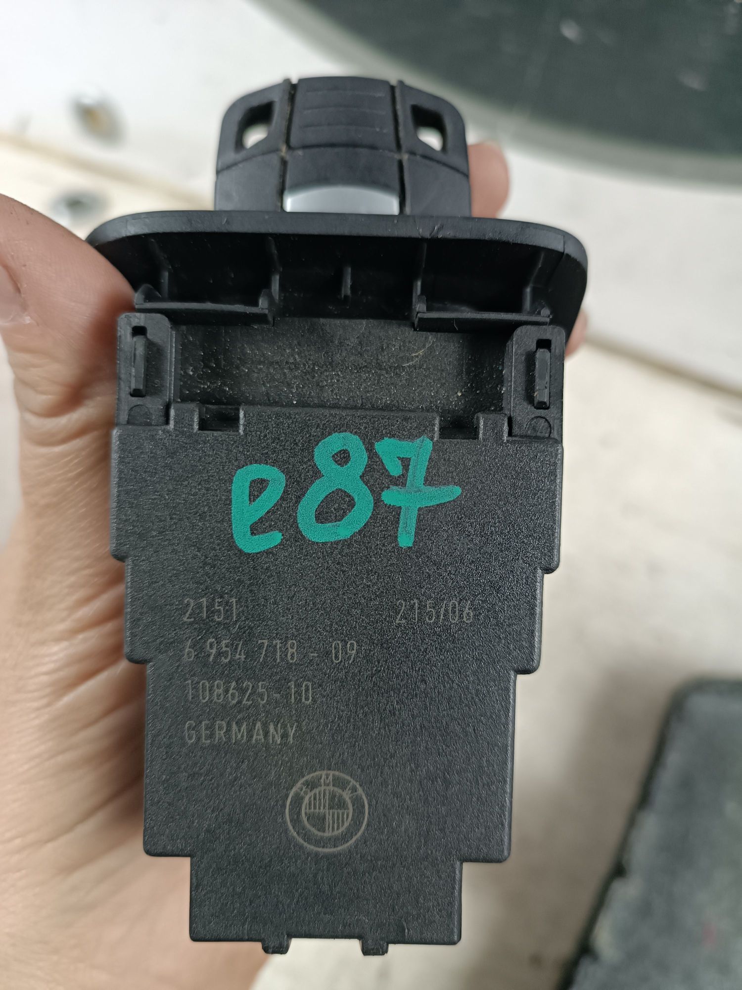 https://ycs.partsauto.market/partsauto-images/thmbs/72ad5fba4727bffbc6ea9a8c61494201/parts/e59a0c3c-536e-5104-bc05-8daa963a9834_fba0ffc48ecbcbaaa5d657096d69a50f.jpg