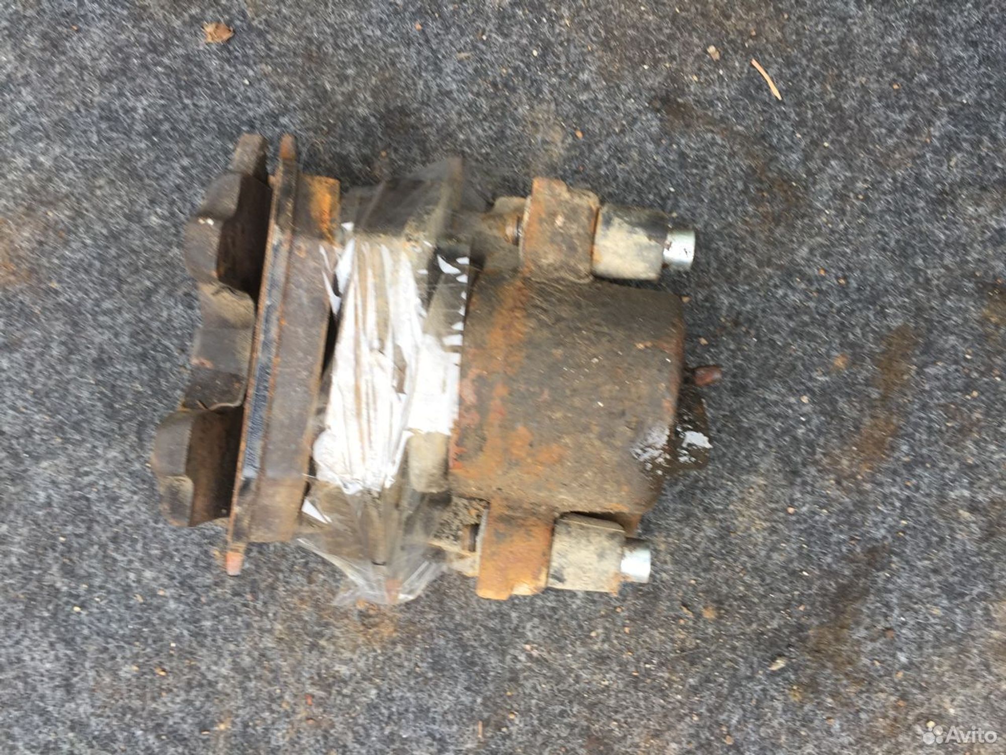 Тормозной суппорт передний правый Шкода Октавия А5, 2000 рублей, Челябинск