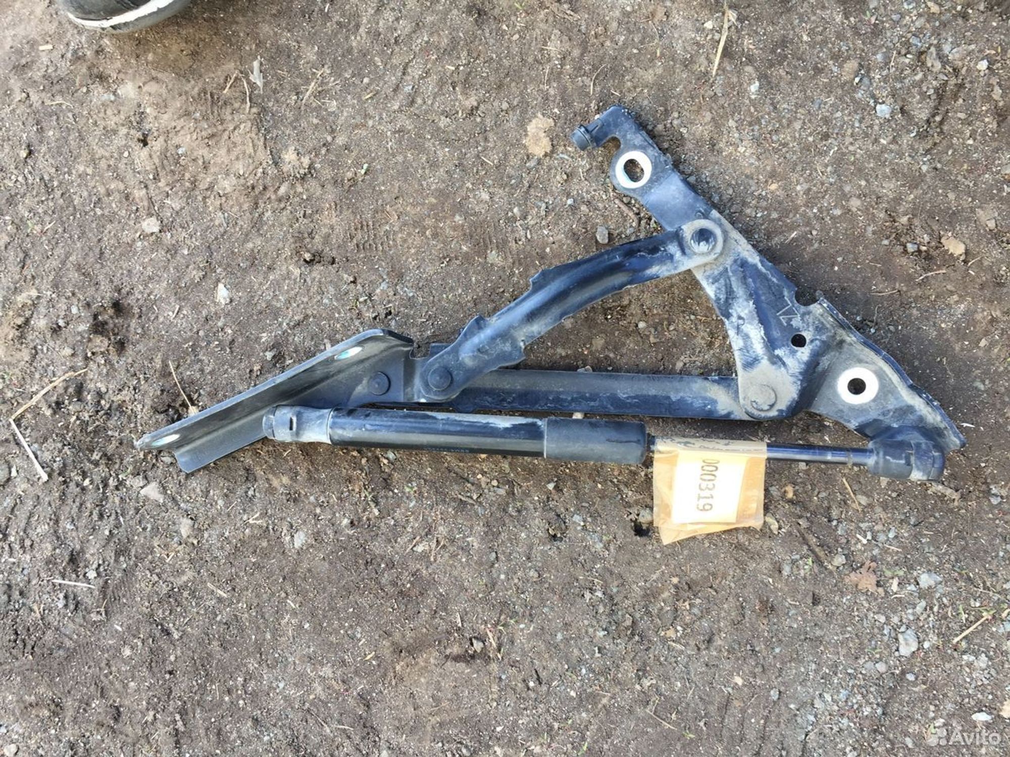 Петля багажника в сборе левая Мазда 3 BL седан, 1000 рублей, Челябинск