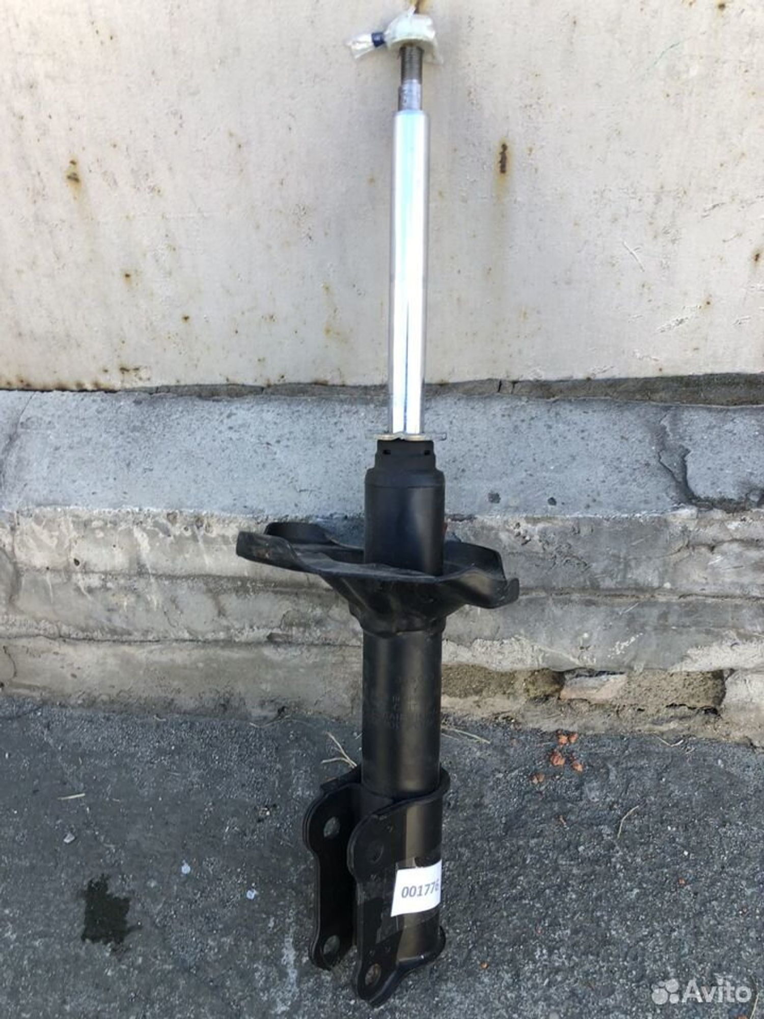 Стойка передняя левая газ Kia Carnival, 8000 рублей, Челябинск