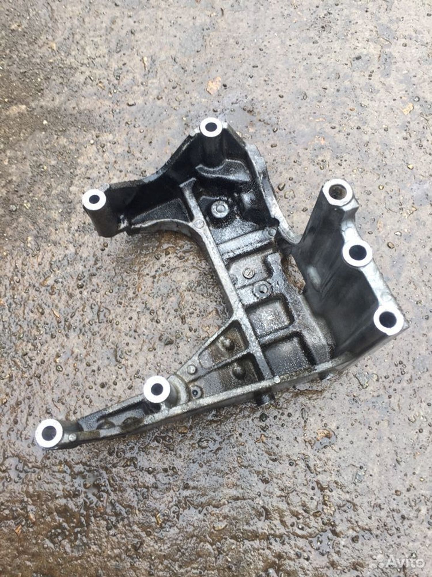 Кронштейн двигателя правый Рено Колеос HY 2,5i 2TR, 1500 рублей, Челябинск