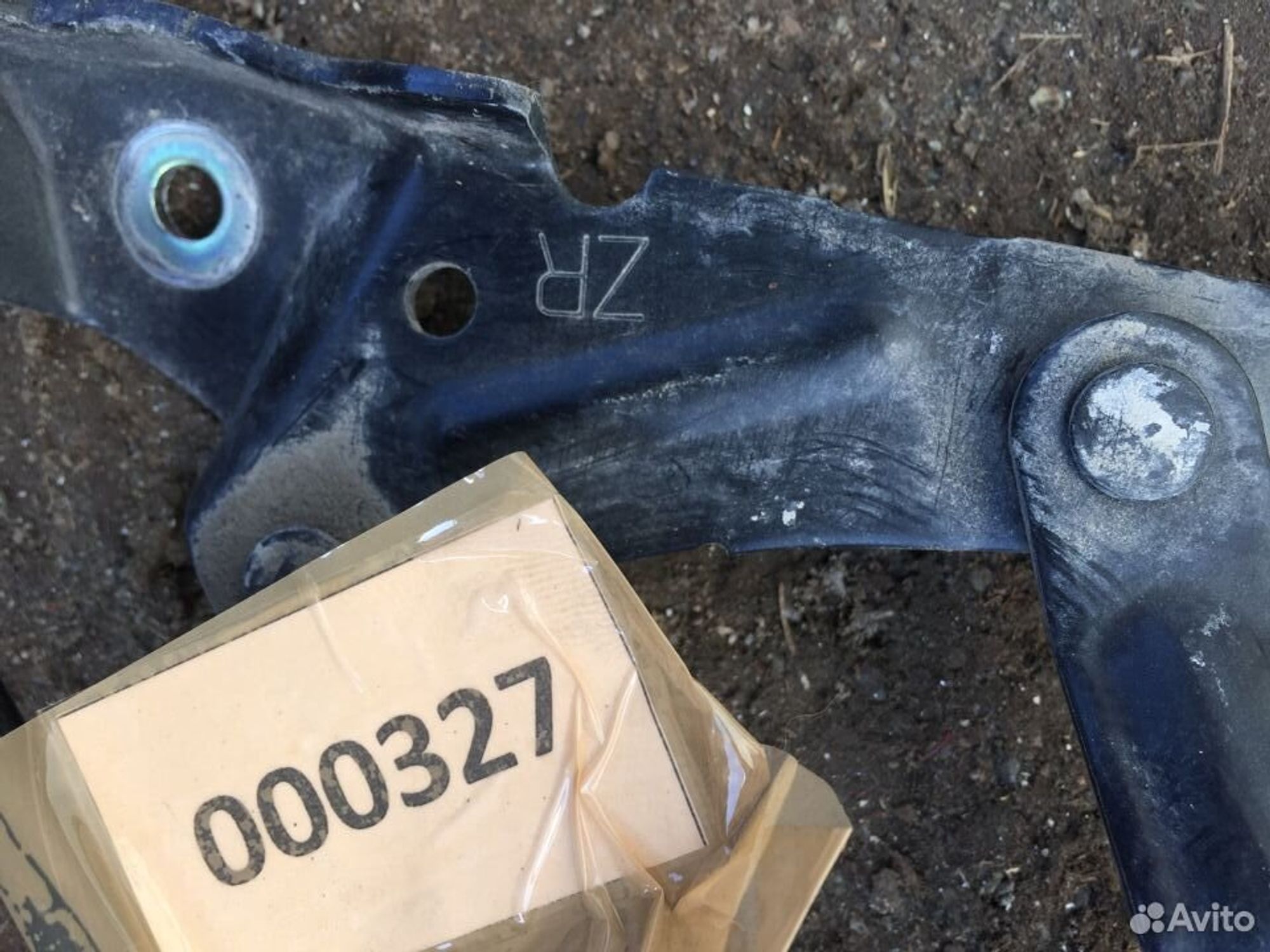 Петля багажника в сборе правая Мазда 3 BL седан, 1000 рублей, Челябинск