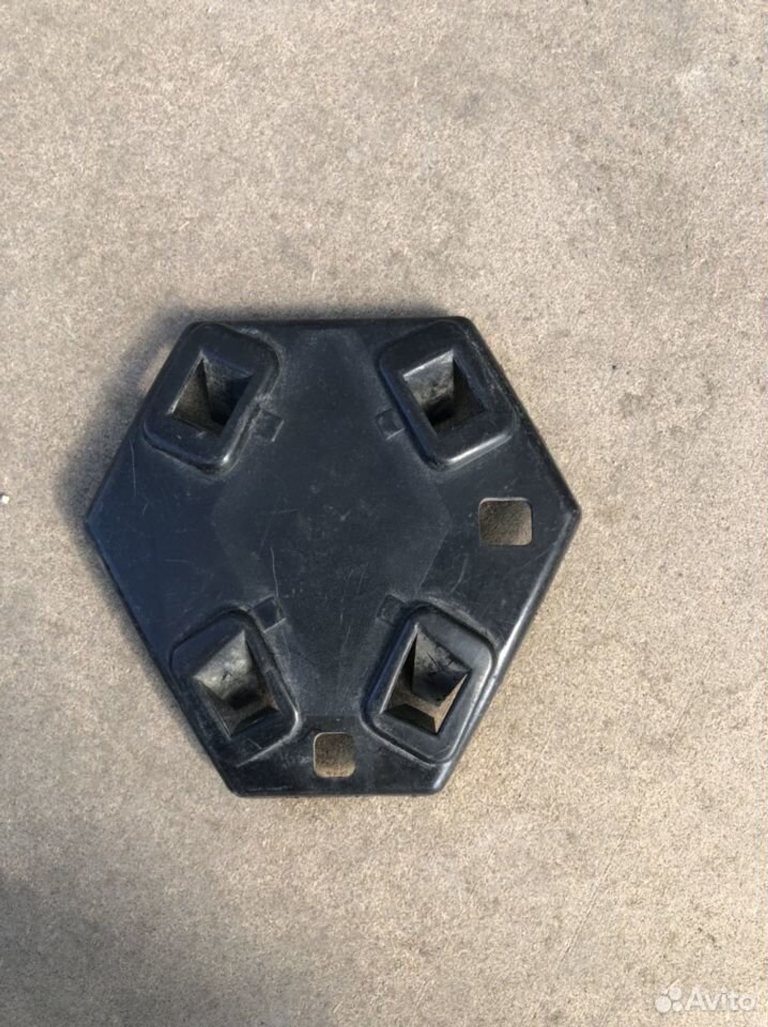 Вставка в эмблему Рено Дастер 12-15, 400 рублей, Челябинск