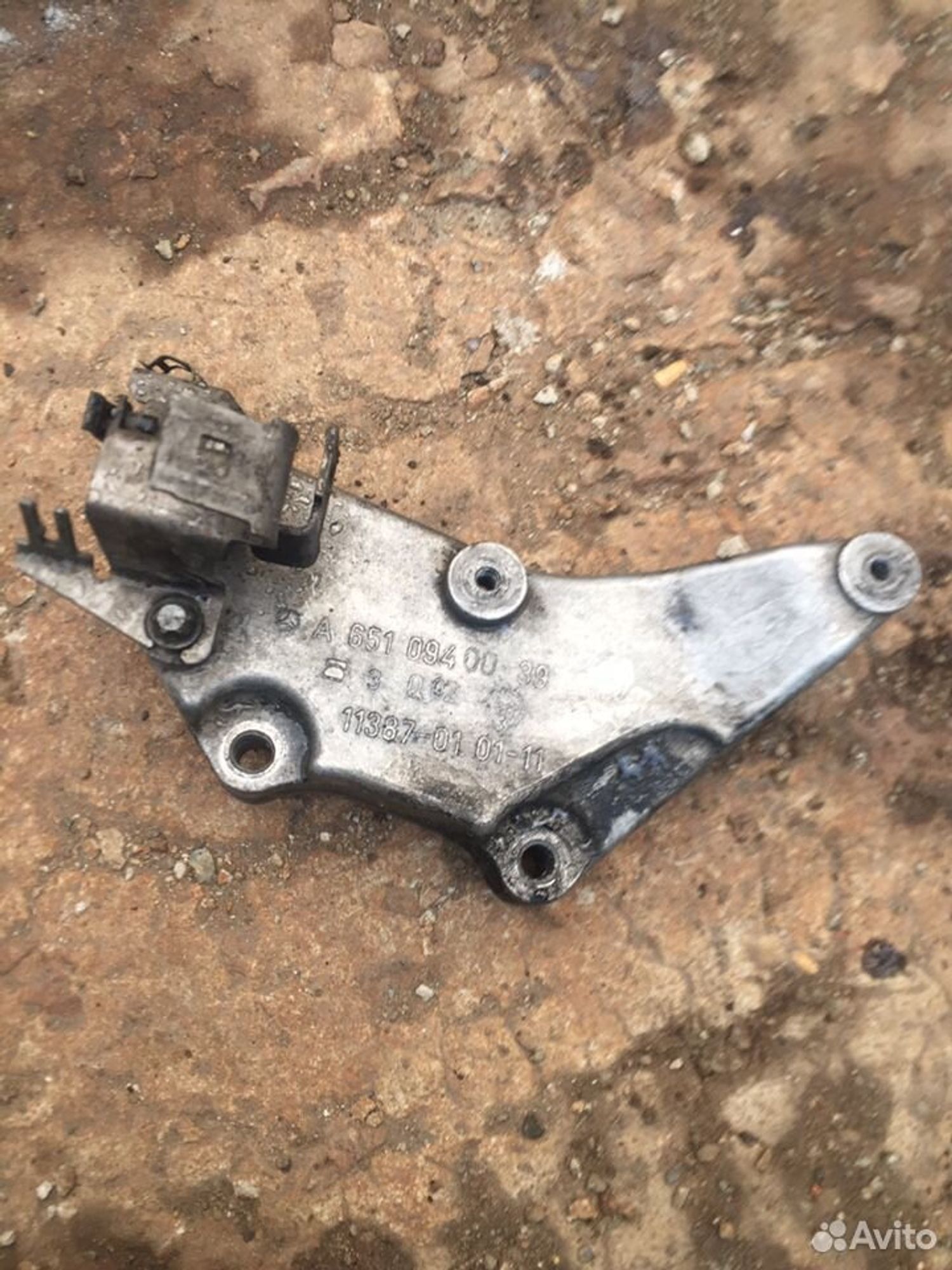 Кронштейн выпускного коллектора Мерседес, 700 рублей, Челябинск