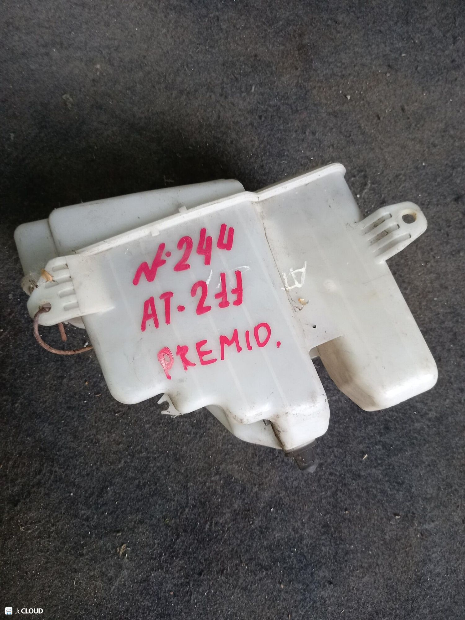 244 Бачок омывателя TOYOTA PREMIO AT211, 4000 рублей, Невинномысск