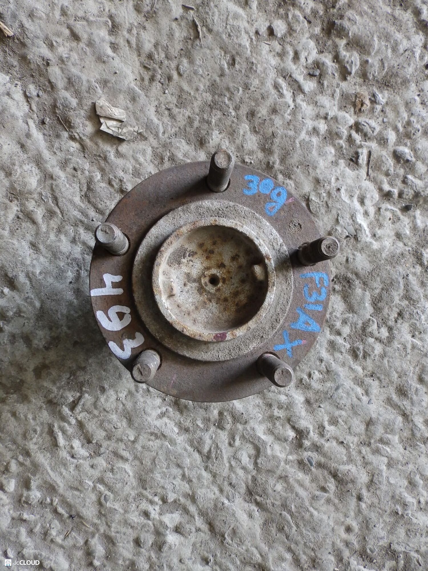 493 ступица зад лево MITSUBISHI DIAMANTE F31A, 7000 рублей, Невинномысск