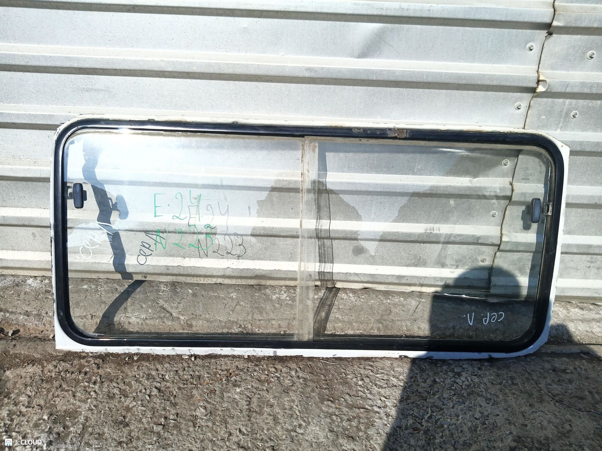 223 Стекло заднее левое NISSAN URVAN E24, 1 рублей, Невинномысск