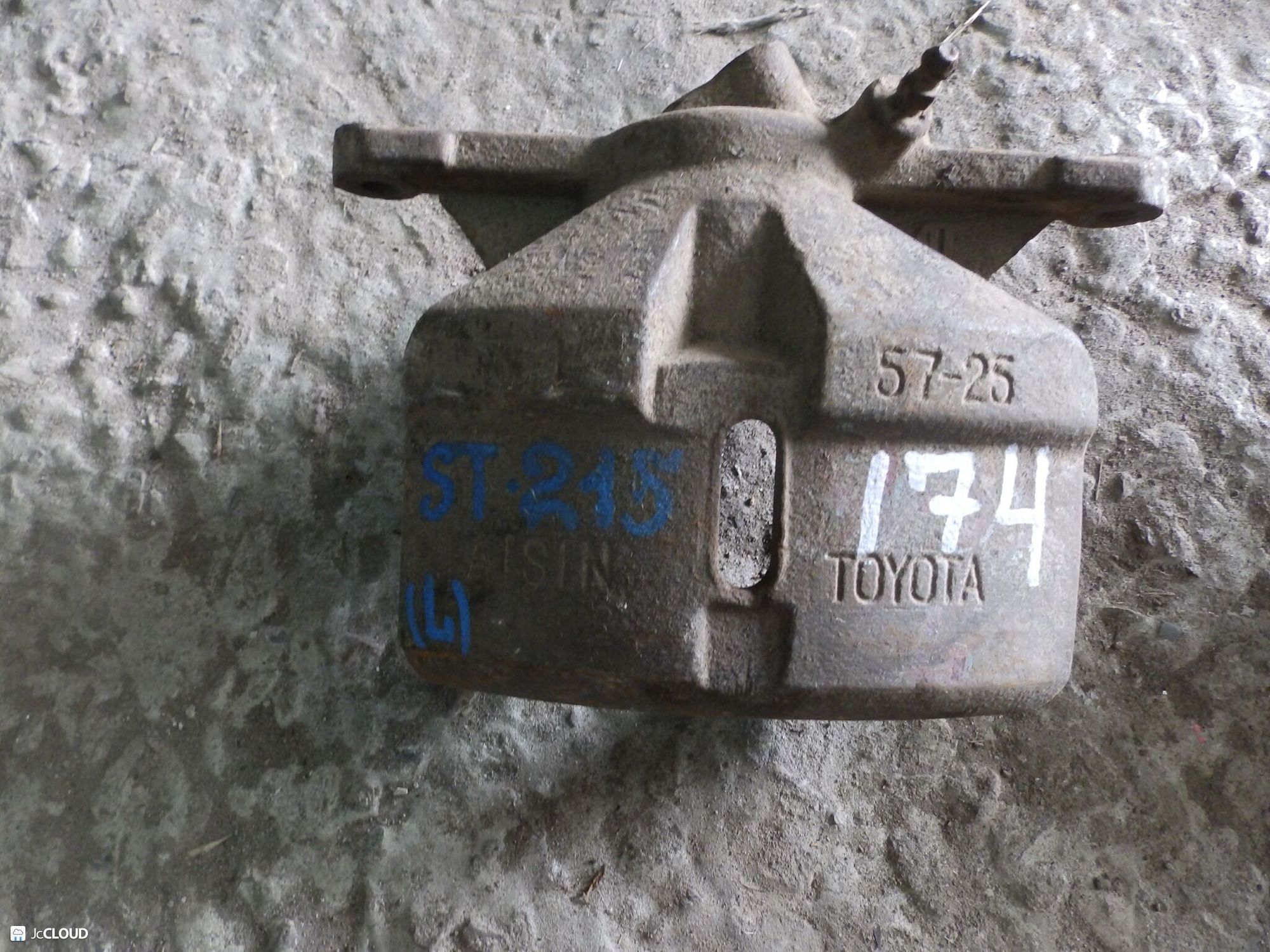 174 Суппорт тормозной передний правый TOYOTA CALDINA ST215, 3000 рублей, Невинномысск