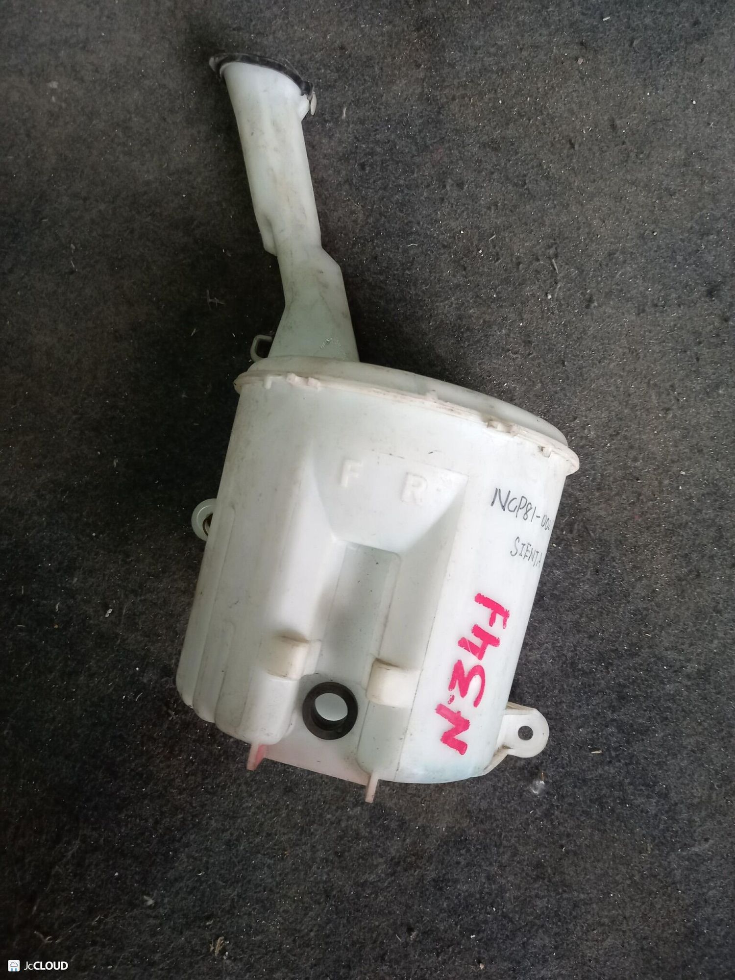 341 Бачок омывателя TOYOTA SIENTA NCP81, 3500 рублей, Невинномысск