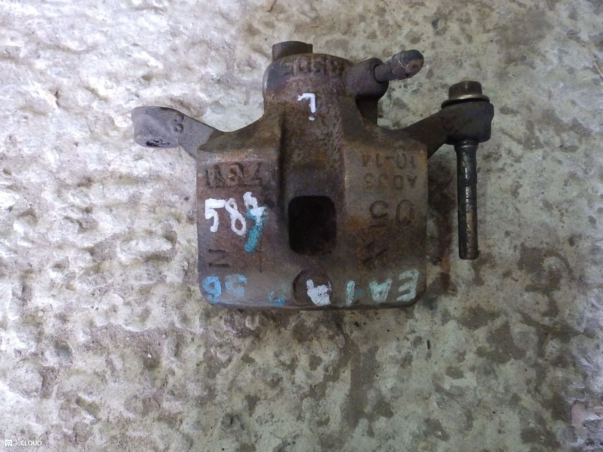 587 Суппорт тормозной передний левый MITSUBISHI GALANT EA1A, 3000 рублей, Невинномысск