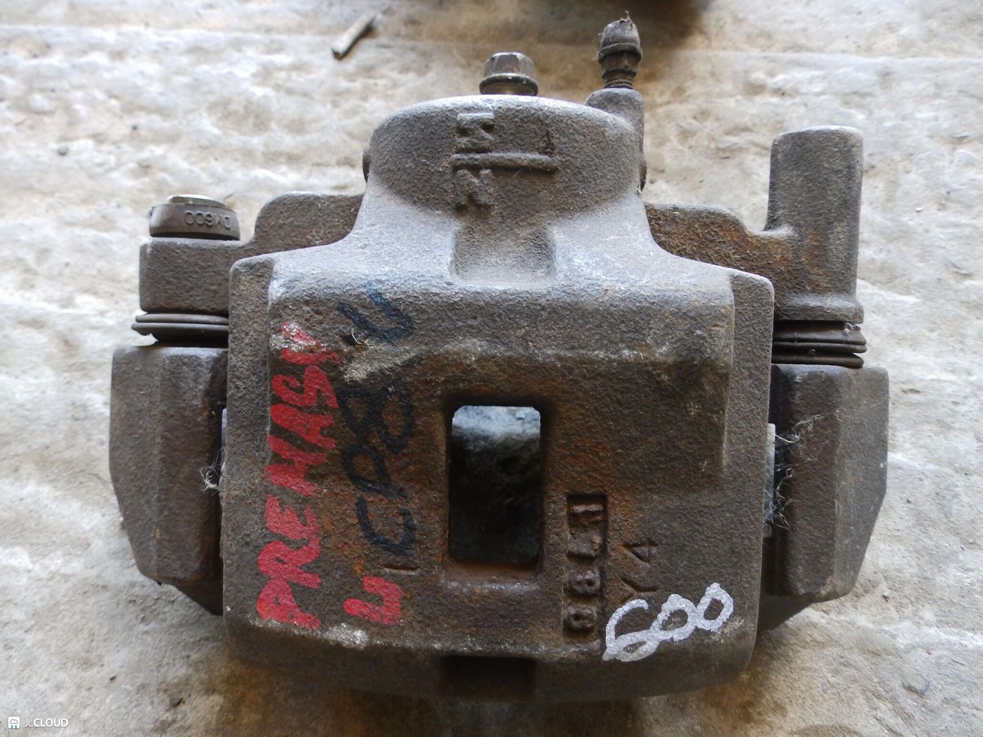 600 Суппорт тормозной передний правый MAZDA PREMACY CP8W, 3000 рублей, Невинномысск