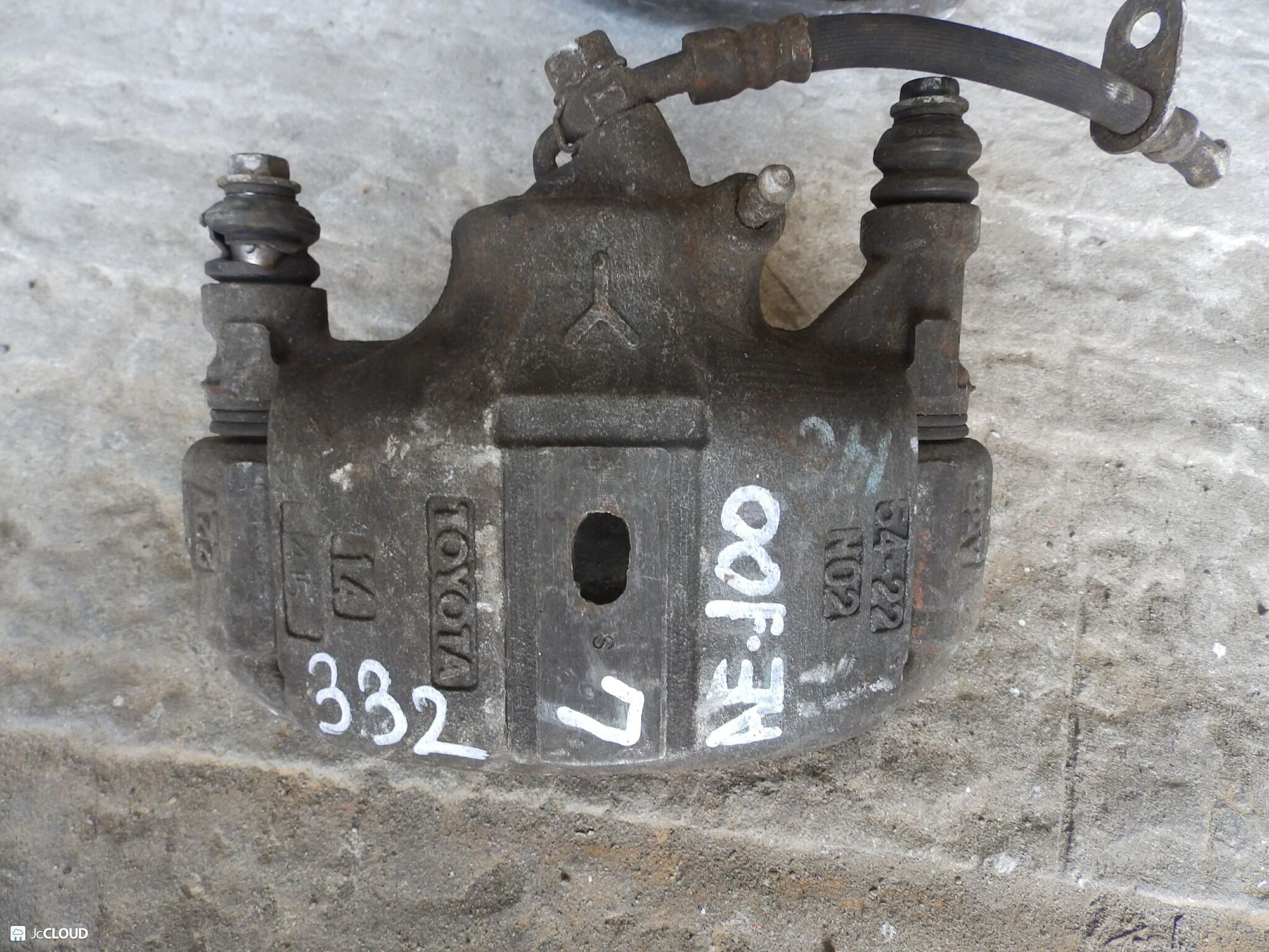 332 Суппорт тормозной передний левый TOYOTA SPRINTER AE100, 3000 рублей, Невинномысск