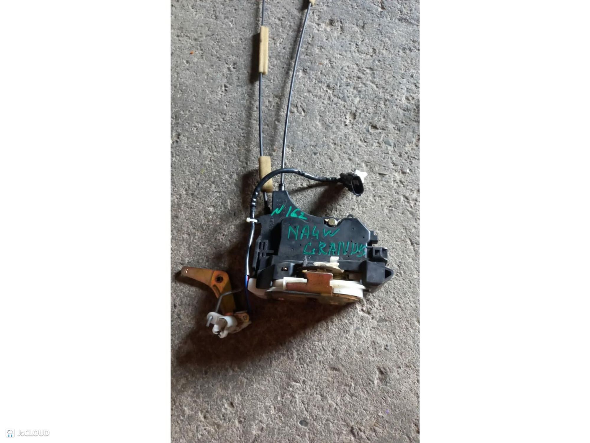 162 Замок двери правой передней MITSUBISHI GRANDIS NA4W, 2500 рублей, Невинномысск