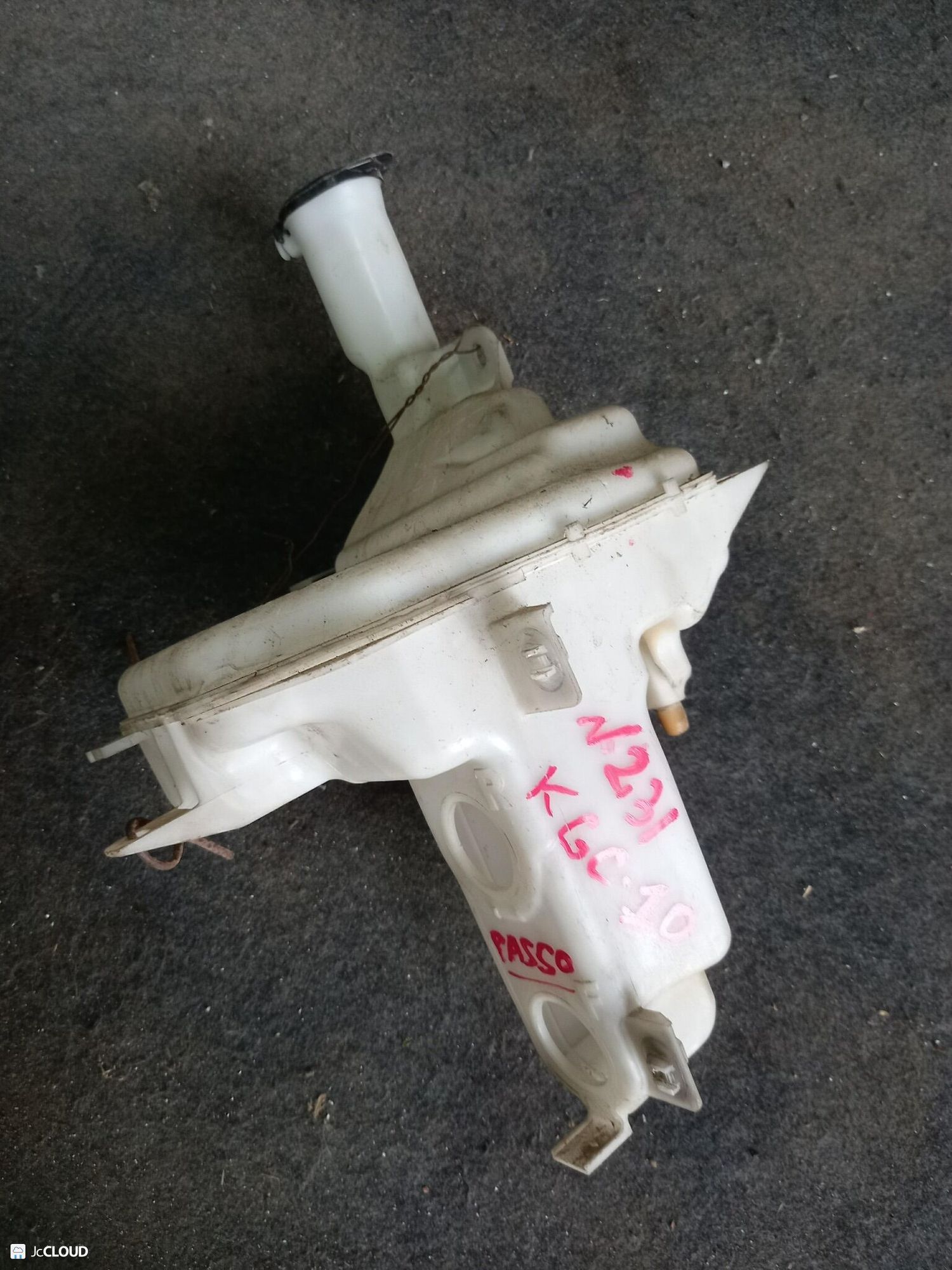 231 Бачок омывателя TOYOTA PASSO KGC10, 3000 рублей, Невинномысск