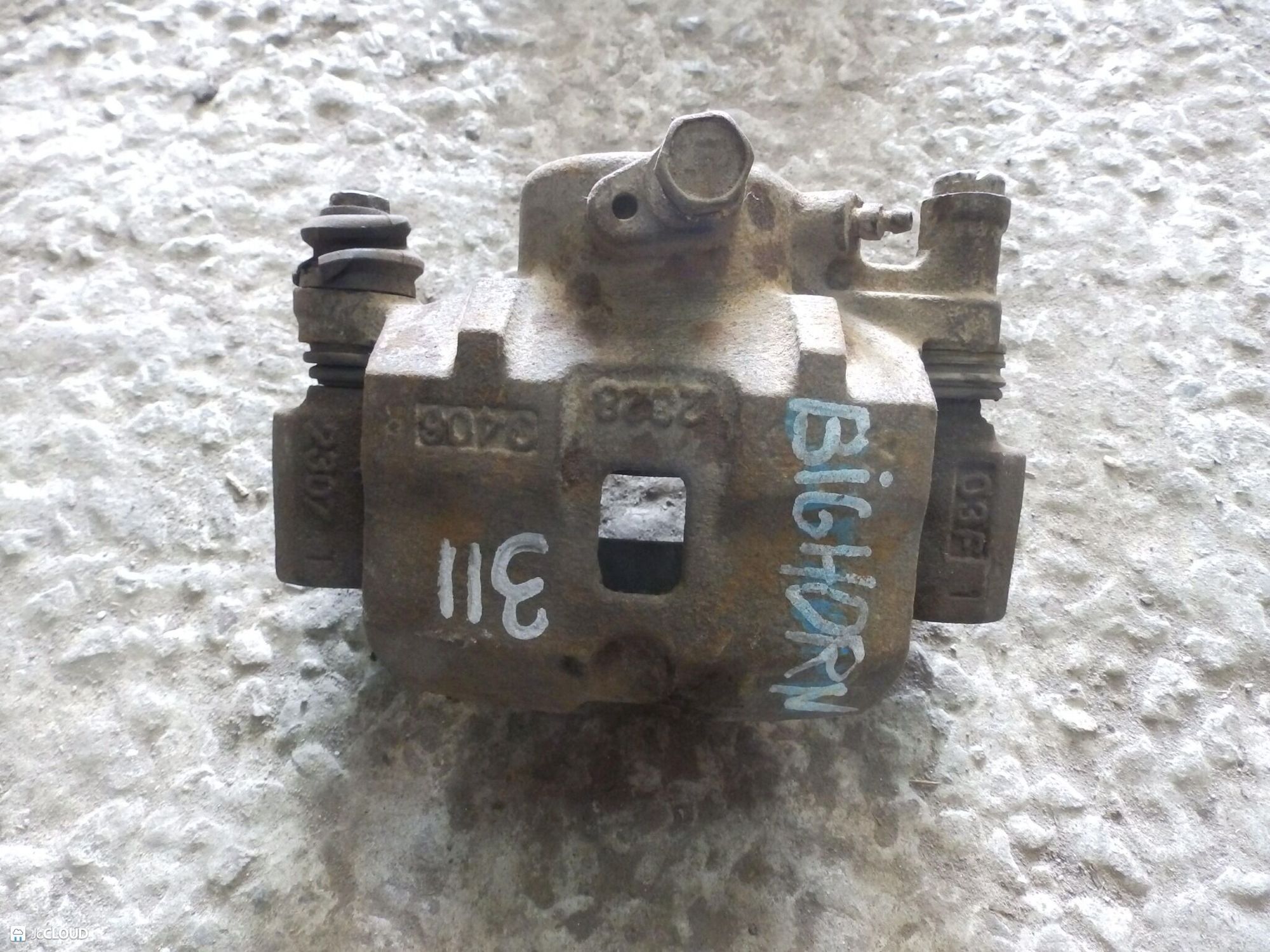 311 Суппорт тормозной передний левый ISUZU BIGHORN, 3000 рублей, Невинномысск