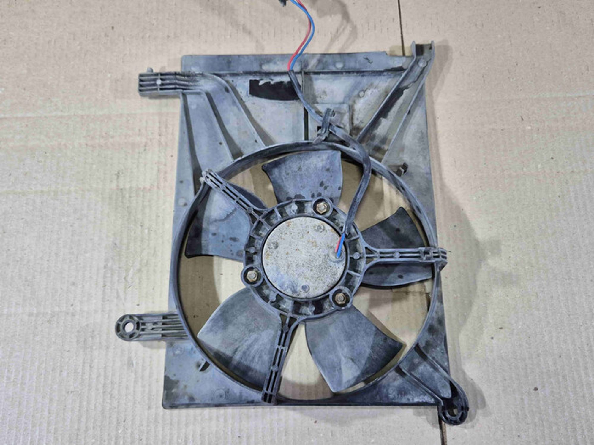 https://ycs.partsauto.market/partsauto-images/thmbs/78ee0fb3787e2dce013ed29fc8a1120c/0012b782c702bf4a328dd6903c6724f6/98eafa6b7f43df7c8c7b8bb542459a8e.jpg