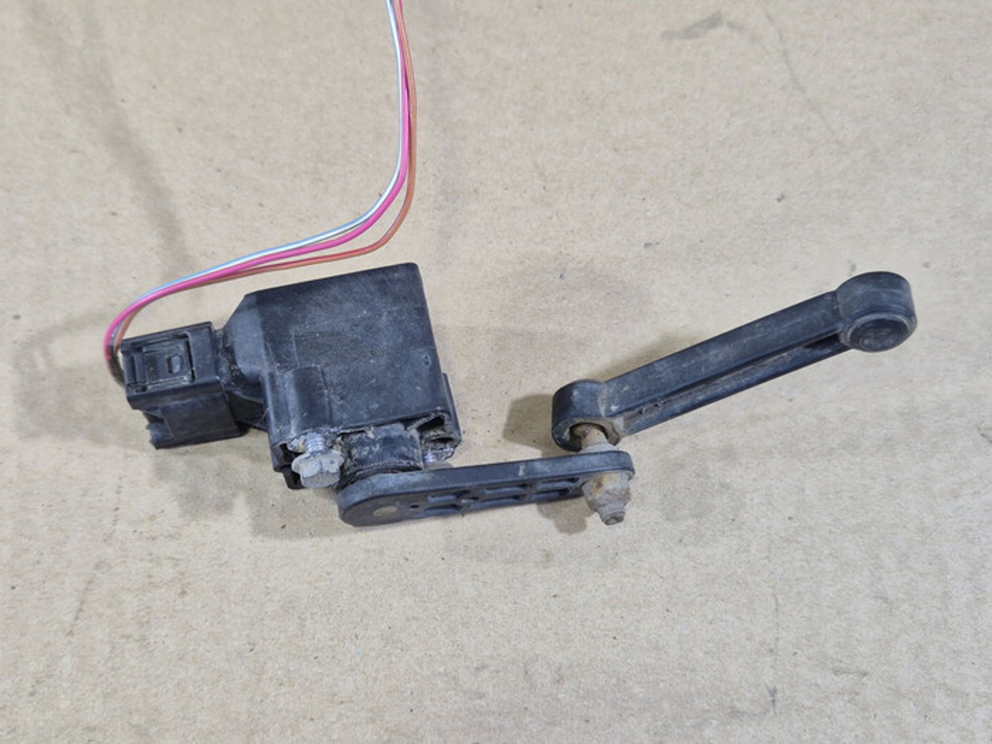 https://ycs.partsauto.market/partsauto-images/thmbs/78ee0fb3787e2dce013ed29fc8a1120c/01602d702f18f8dbb5a496a1ac22396a/0c48d202a56648c902fe7fd051a79620.jpg