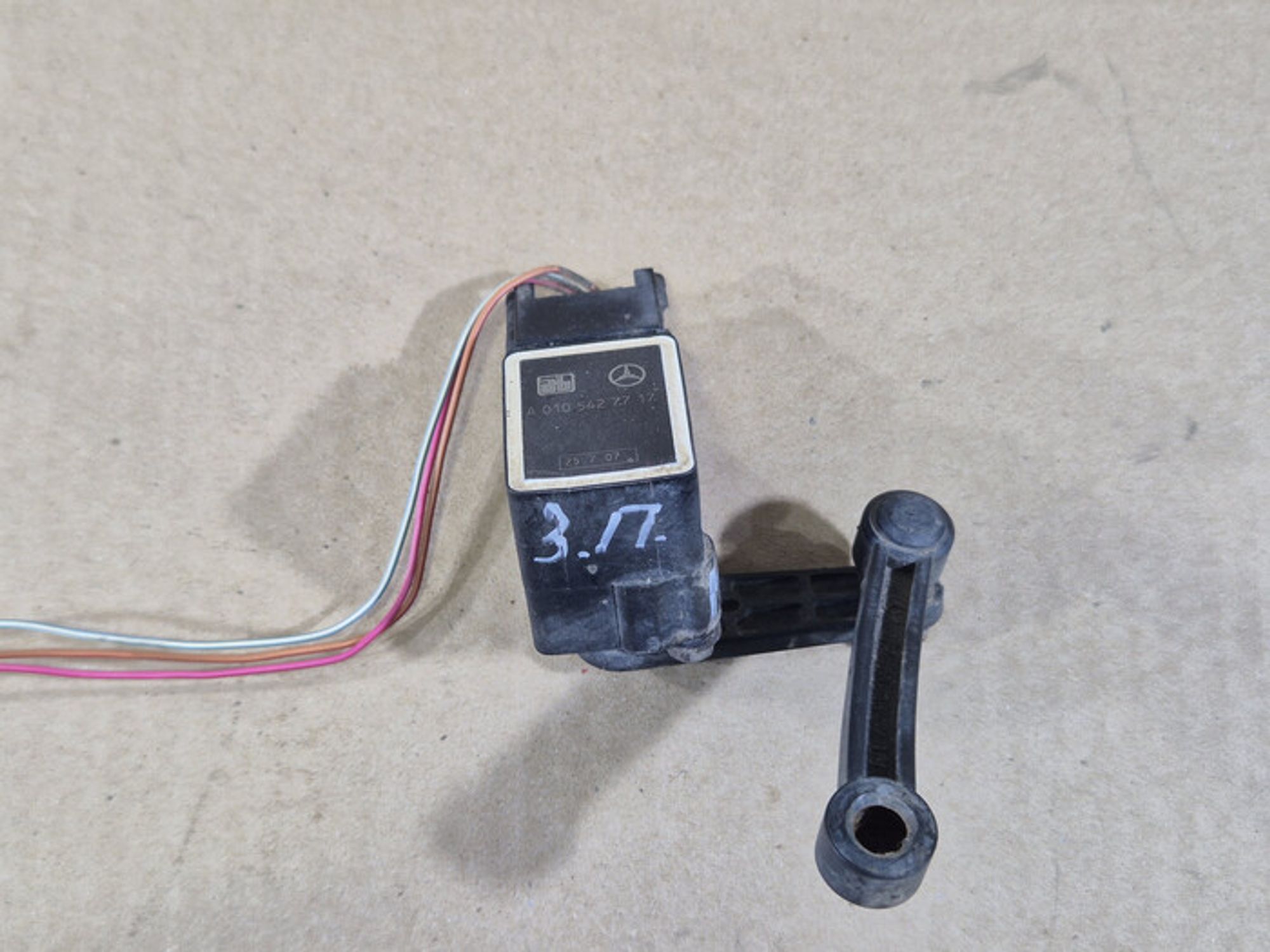 https://ycs.partsauto.market/partsauto-images/thmbs/78ee0fb3787e2dce013ed29fc8a1120c/01602d702f18f8dbb5a496a1ac22396a/27f4373542f0ff03e1a3149bf271cec2.jpg
