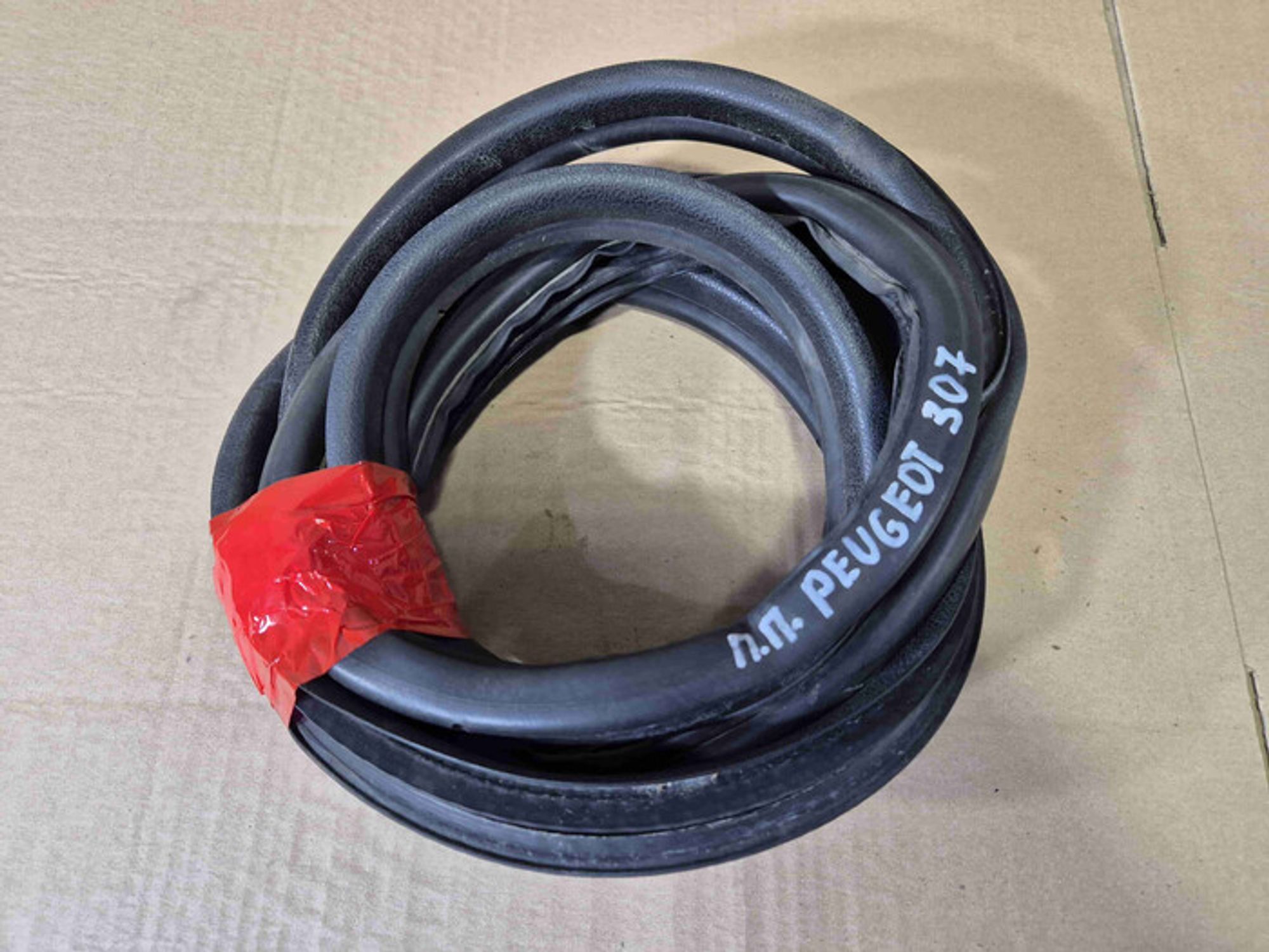 https://ycs.partsauto.market/partsauto-images/thmbs/78ee0fb3787e2dce013ed29fc8a1120c/081c255019bfcf22dfec977abbaa4e35/b9085cbe9ab727bece21f22516fe44cf.jpg