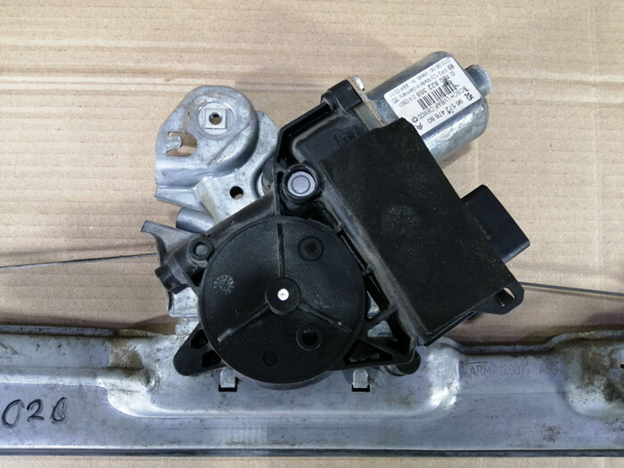 https://ycs.partsauto.market/partsauto-images/thmbs/78ee0fb3787e2dce013ed29fc8a1120c/0bb74025bc02e7f63981778ff1ecbc80/ac6ffe6285a6c6d5b06cff2cbce637da.jpg