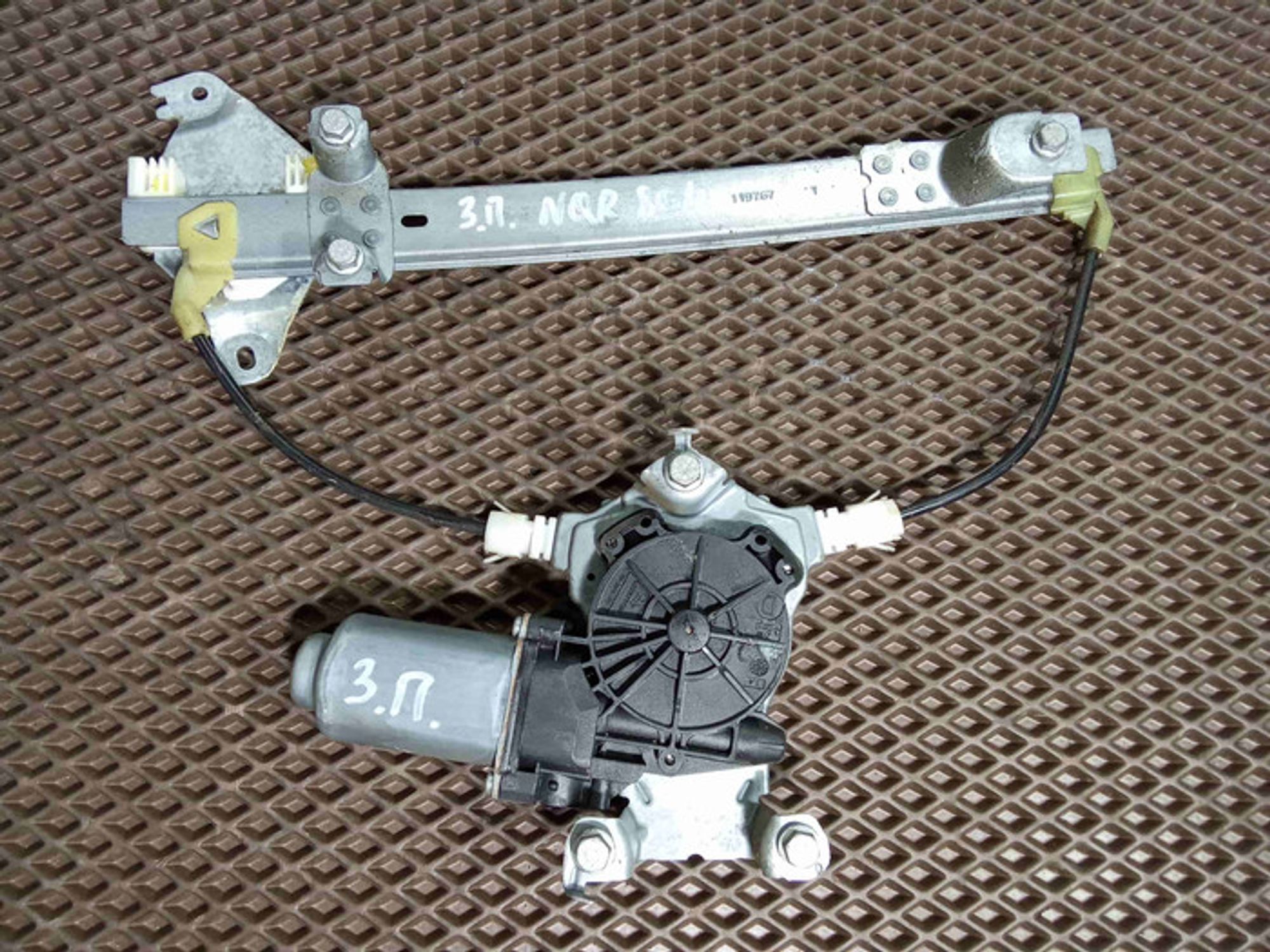 https://ycs.partsauto.market/partsauto-images/thmbs/78ee0fb3787e2dce013ed29fc8a1120c/0e9c14c0a3d221c5ea96d0f6f207f7da/5c3d397b6668f40b117afc3bff0e8783.jpg