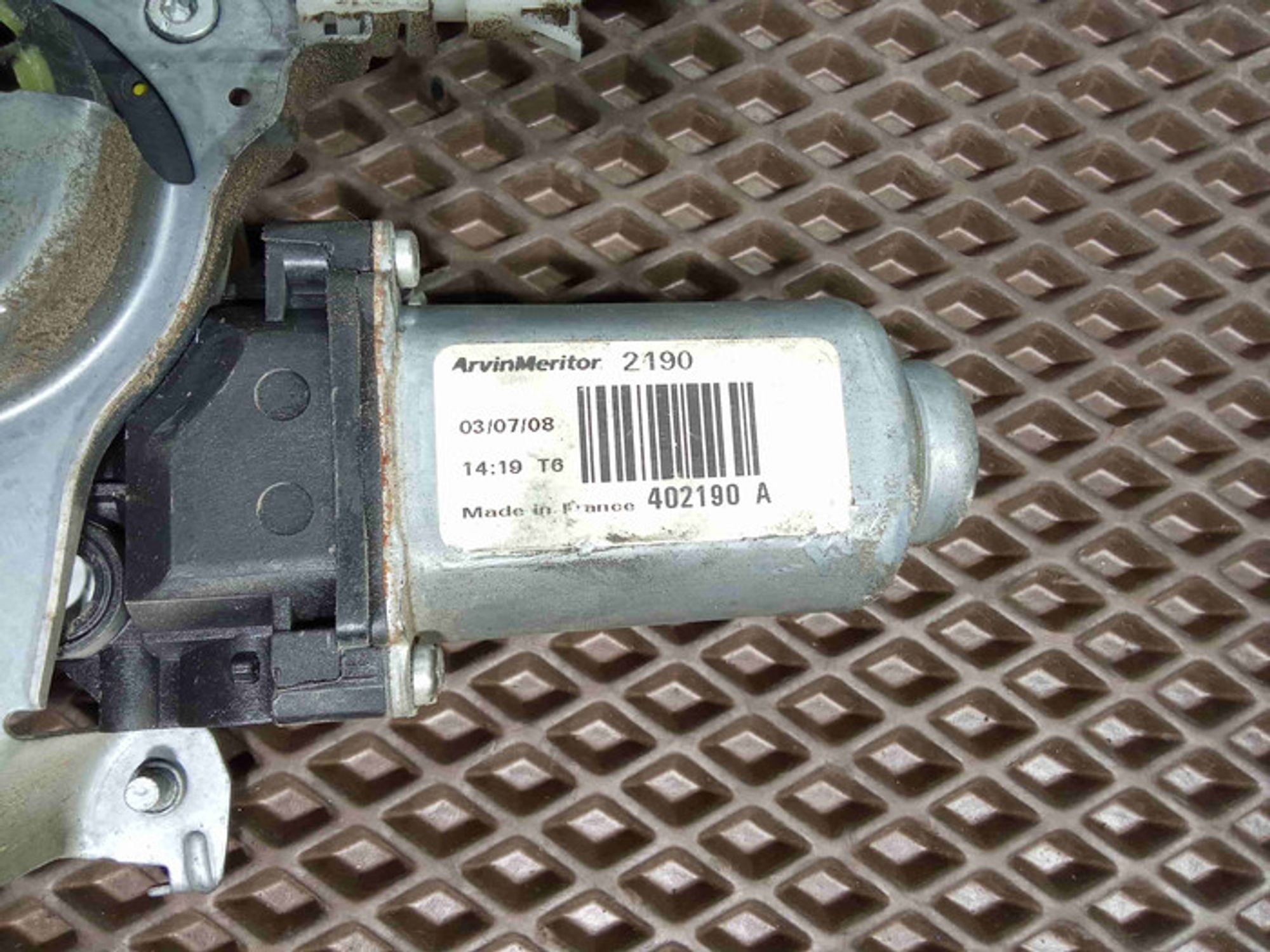 https://ycs.partsauto.market/partsauto-images/thmbs/78ee0fb3787e2dce013ed29fc8a1120c/0e9c14c0a3d221c5ea96d0f6f207f7da/cad4116b458de2d429c0cd31fe699db6.jpg