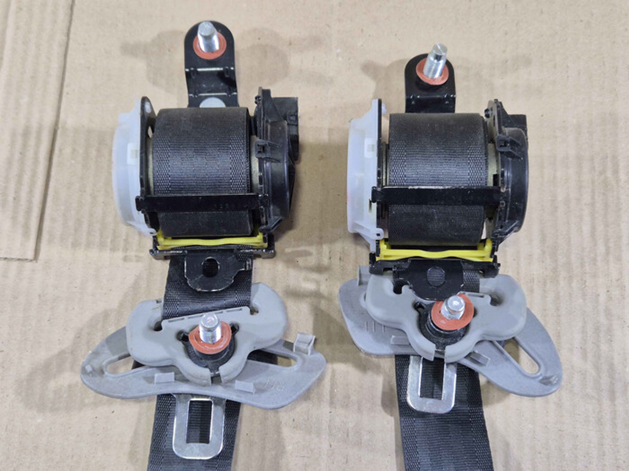 https://ycs.partsauto.market/partsauto-images/thmbs/78ee0fb3787e2dce013ed29fc8a1120c/0ecd4990f6ca1a7153b80538b25fac67/2ff2dde7deaa998f6df19fdf87f5b4e2.jpg