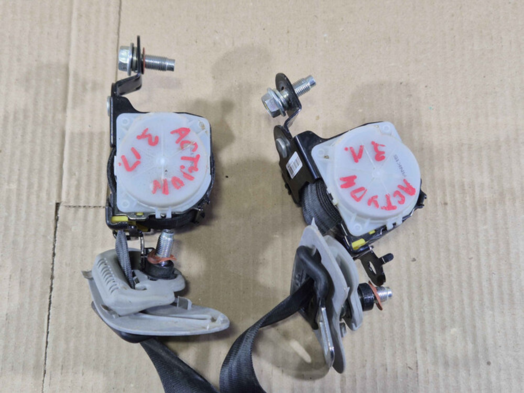 https://ycs.partsauto.market/partsauto-images/thmbs/78ee0fb3787e2dce013ed29fc8a1120c/0ecd4990f6ca1a7153b80538b25fac67/3ab22c48a6a1c39fc9dcef75ece8b5b8.jpg