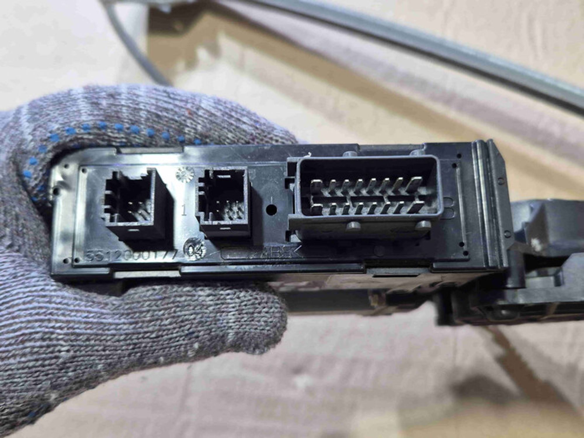 https://ycs.partsauto.market/partsauto-images/thmbs/78ee0fb3787e2dce013ed29fc8a1120c/0f1b0bdb35df4209639437b5234efd0a/2185f6e5ec2498f579c80a5bb6c6e0c0.jpg