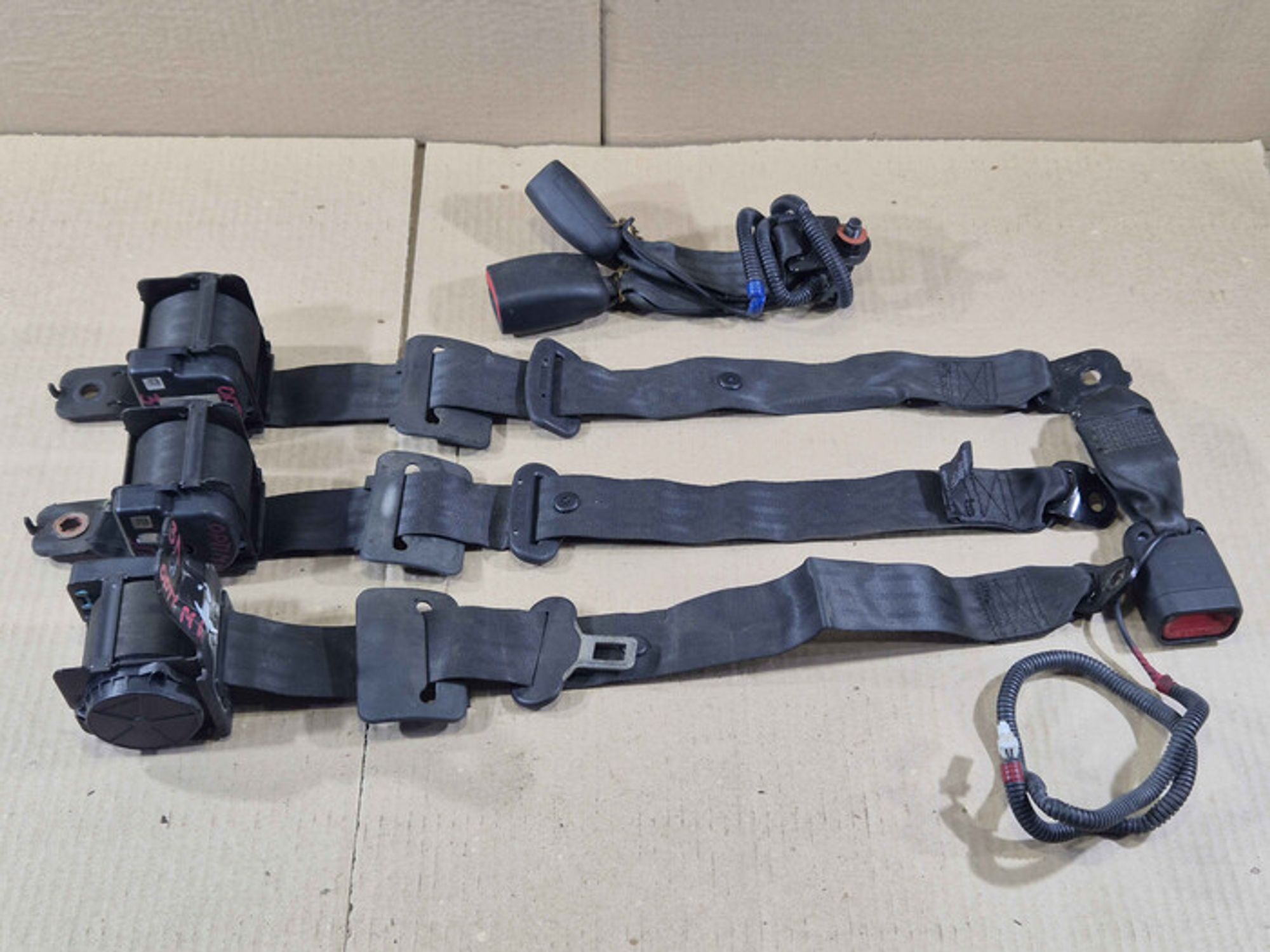 https://ycs.partsauto.market/partsauto-images/thmbs/78ee0fb3787e2dce013ed29fc8a1120c/12503c305ad3f737a2bc58690adbf50b/e779aef92cc1920898979f9c3007271a.jpg