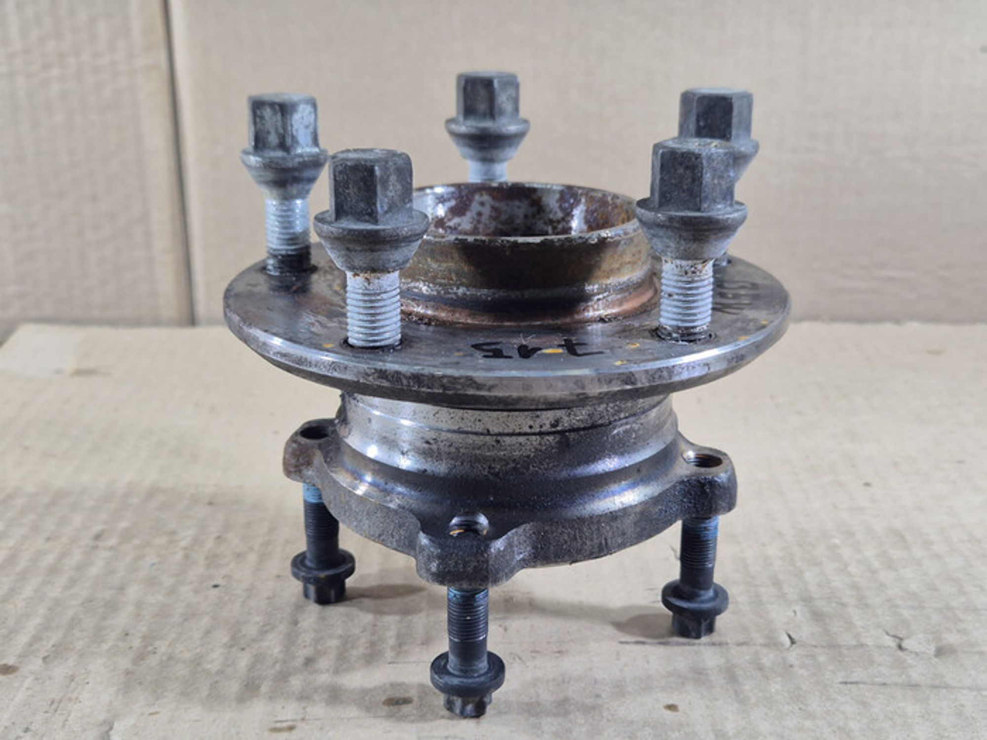 https://ycs.partsauto.market/partsauto-images/thmbs/78ee0fb3787e2dce013ed29fc8a1120c/132f2cbfd656a6d7dbf9886afde32412/8ecedc59dbbcb41ec0e3940728e5ca9b.jpg