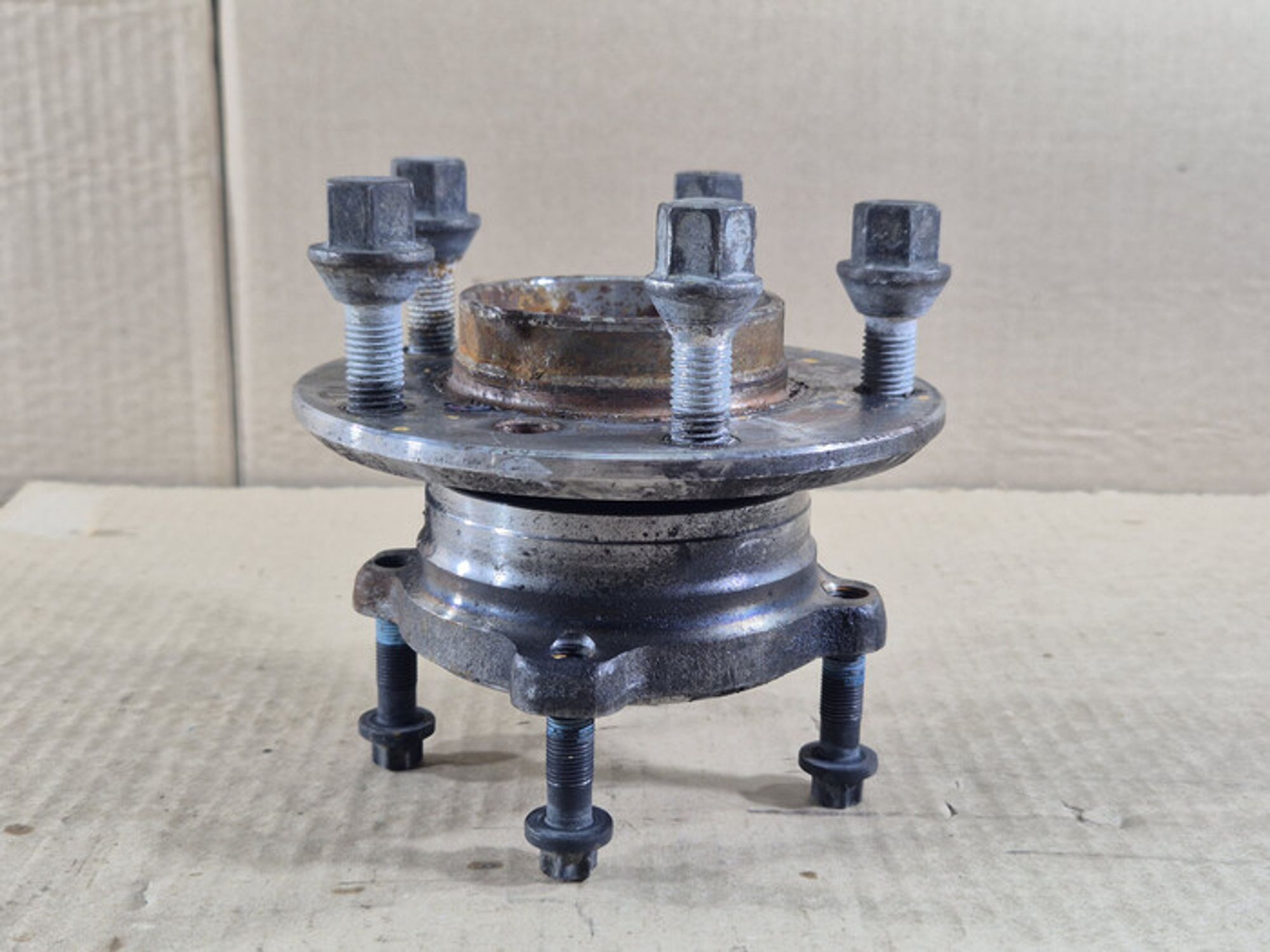 https://ycs.partsauto.market/partsauto-images/thmbs/78ee0fb3787e2dce013ed29fc8a1120c/132f2cbfd656a6d7dbf9886afde32412/d3ce19b533bf31394d6817e94d666e4e.jpg