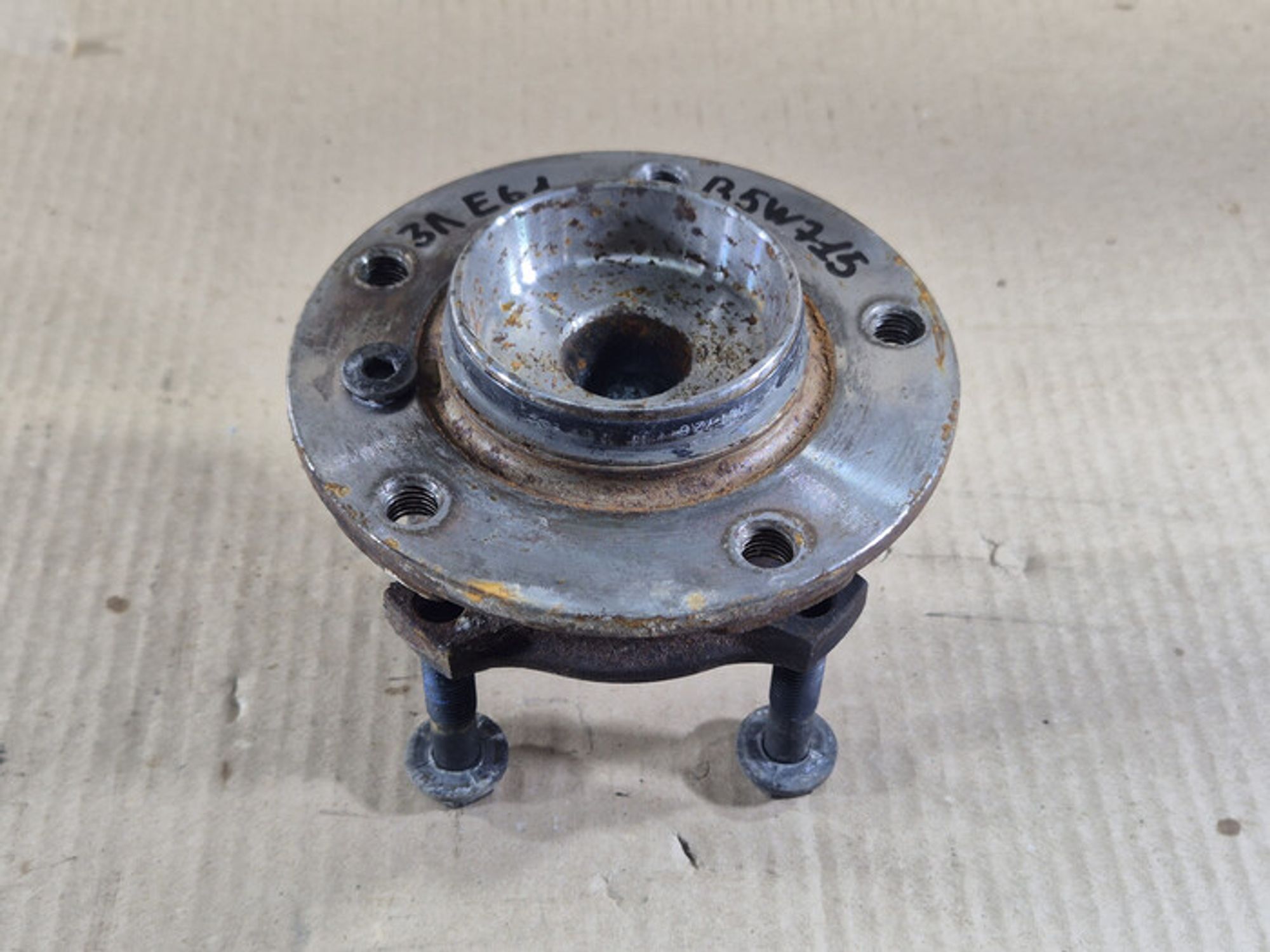 https://ycs.partsauto.market/partsauto-images/thmbs/78ee0fb3787e2dce013ed29fc8a1120c/14da06c9f922cac70973c2ad1420d577/3013dfd2035e7af64a5f61b871cbe3a5.jpg