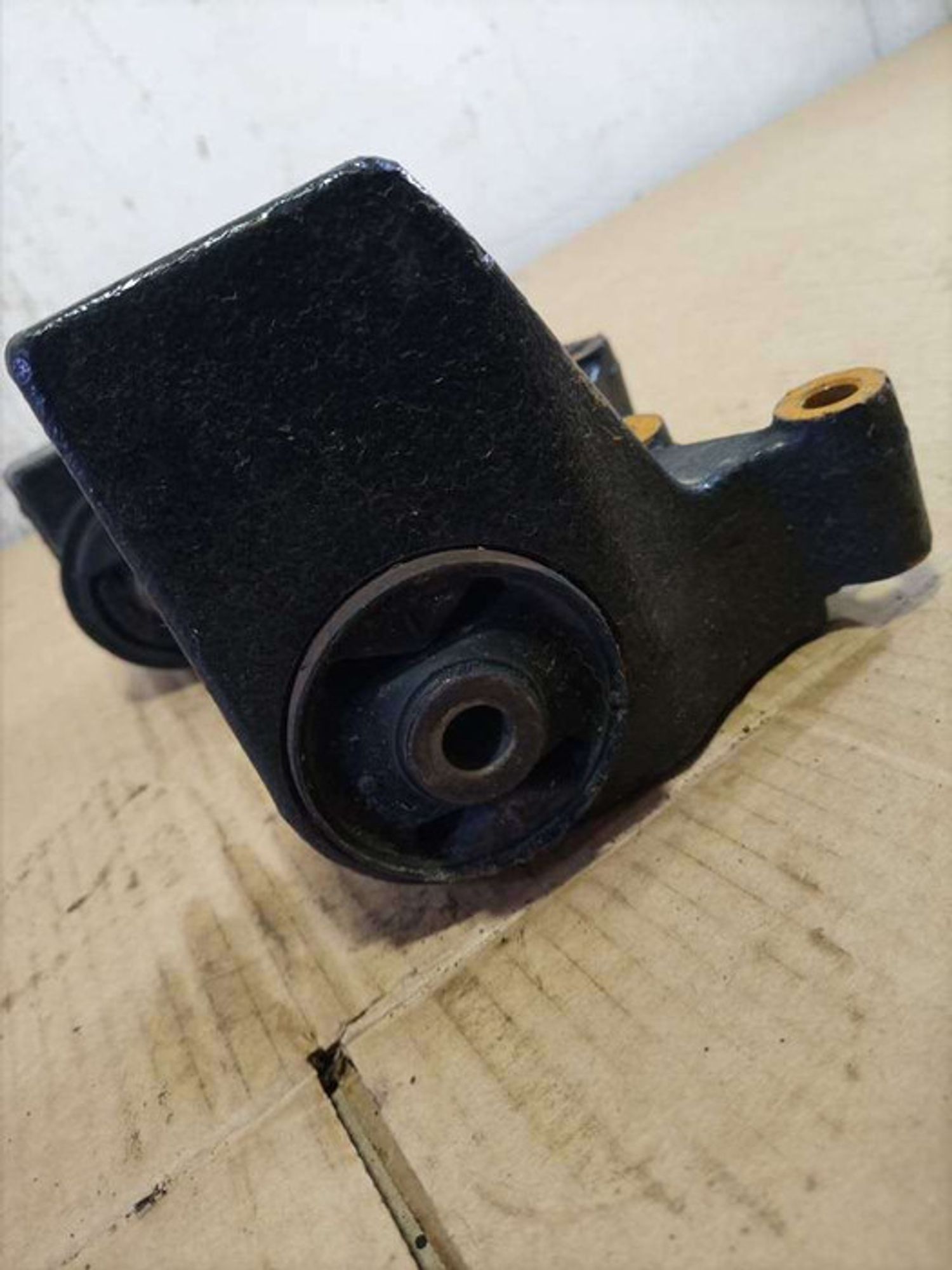 https://ycs.partsauto.market/partsauto-images/thmbs/78ee0fb3787e2dce013ed29fc8a1120c/15c4c46681c4a276aaea9c1481d7b31f/7039ebc5a82666880b91d4584cbe3819.jpg