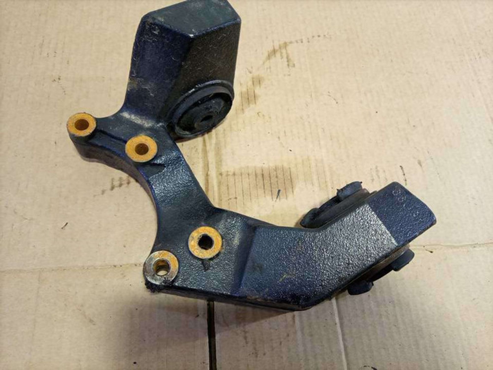 https://ycs.partsauto.market/partsauto-images/thmbs/78ee0fb3787e2dce013ed29fc8a1120c/15c4c46681c4a276aaea9c1481d7b31f/849d4754718babbc8ffcedccf69f9ab4.jpg