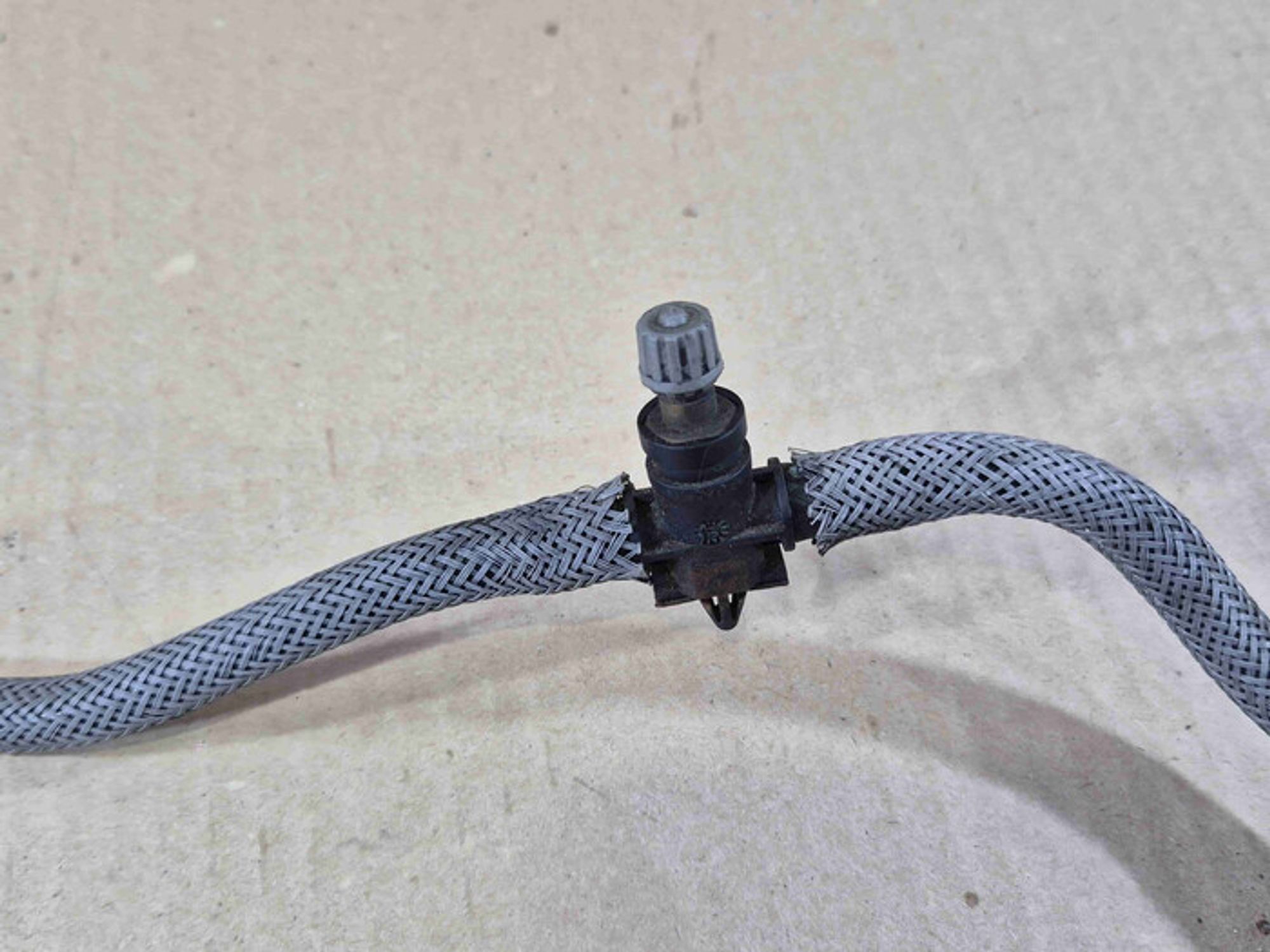 https://ycs.partsauto.market/partsauto-images/thmbs/78ee0fb3787e2dce013ed29fc8a1120c/19ff3e50b9f9d57b4e6968f510014ec3/333481c33eaab9ff4c8a318d42241b42.jpg