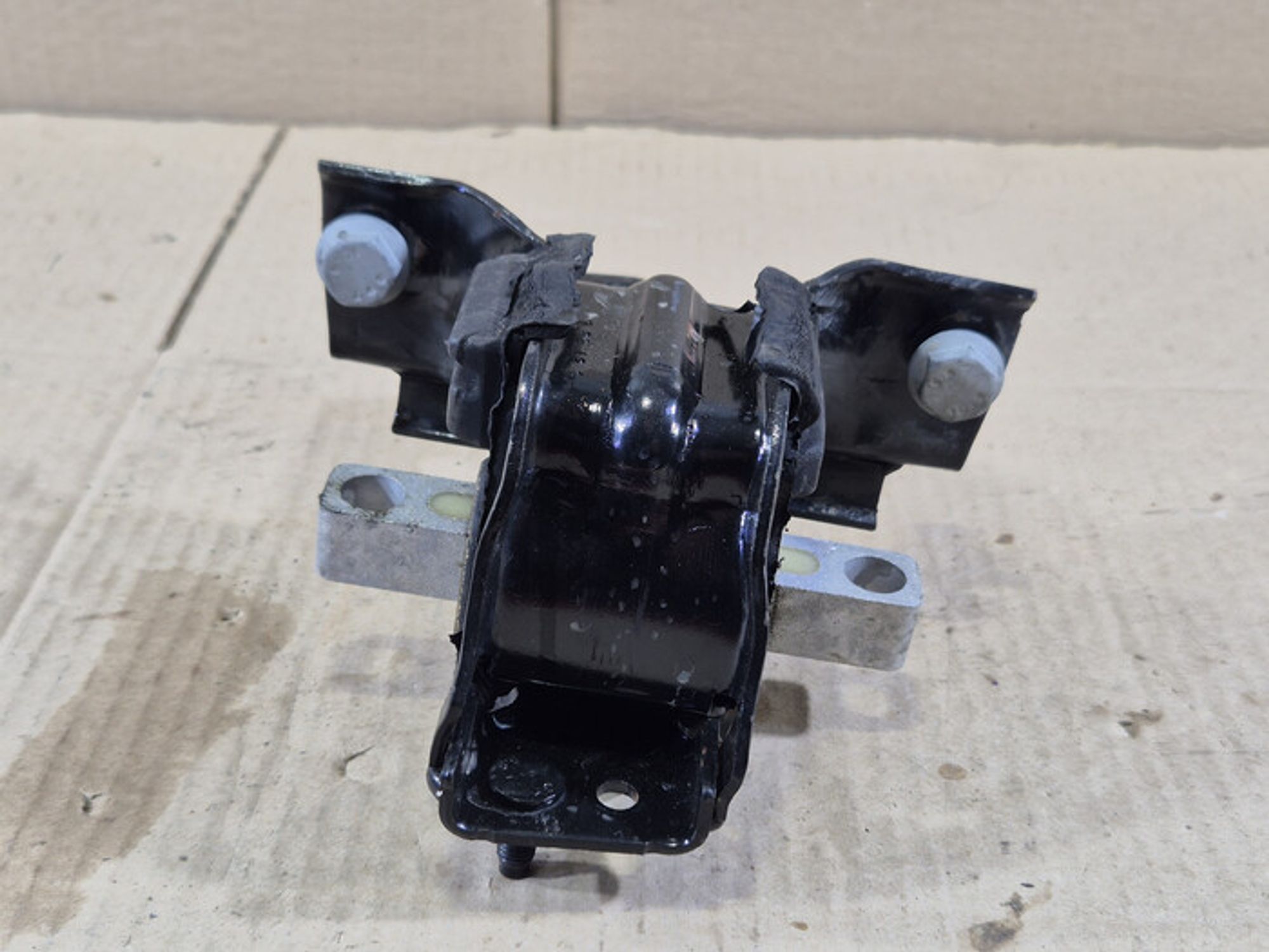 https://ycs.partsauto.market/partsauto-images/thmbs/78ee0fb3787e2dce013ed29fc8a1120c/1a01beab6b4de0eb06823ade4291df99/794b5fa14cdd7f4add6ce1cfcff41562.jpg