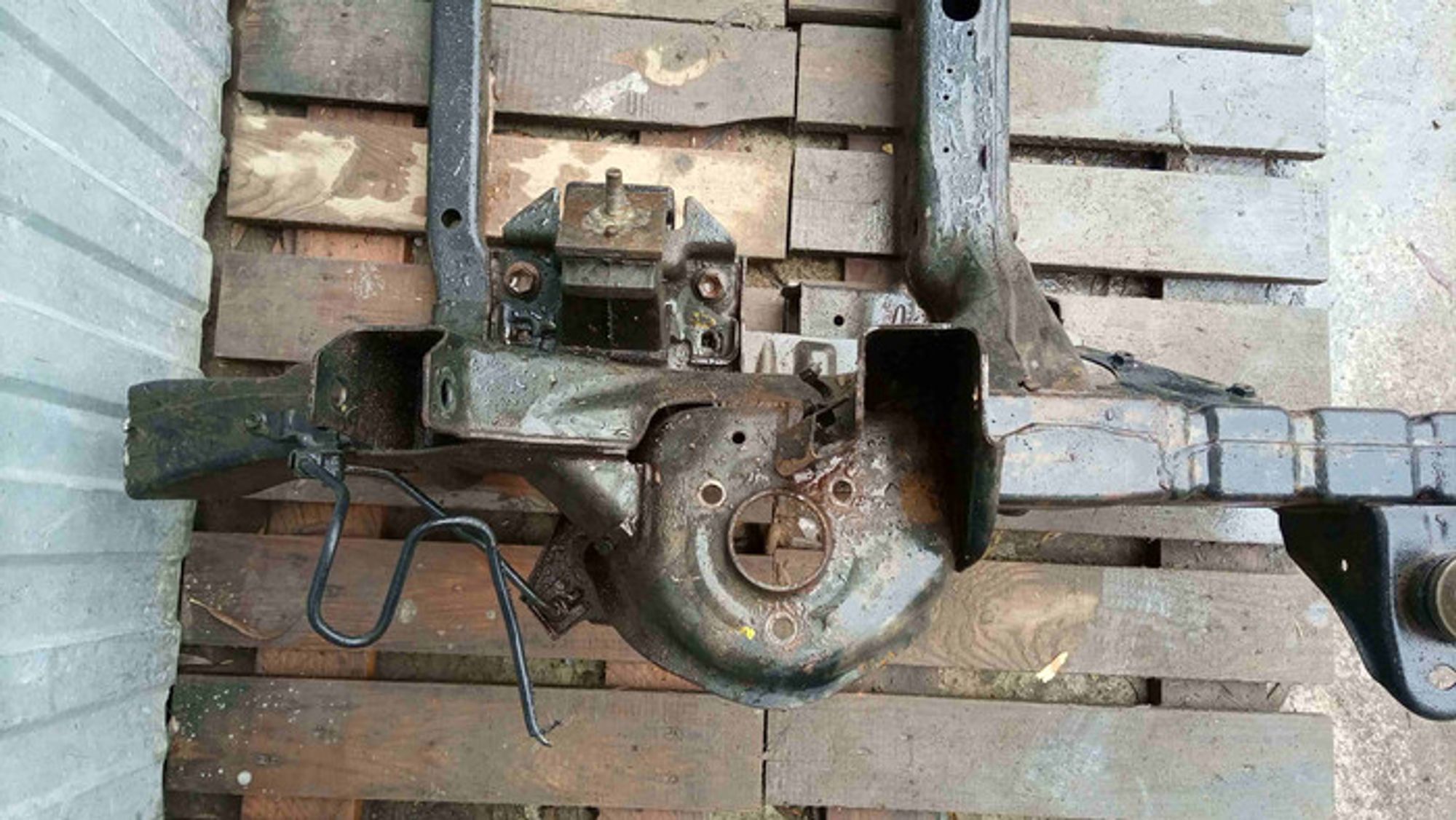 https://ycs.partsauto.market/partsauto-images/thmbs/78ee0fb3787e2dce013ed29fc8a1120c/1b6c9984bbfd8bf4be42701e08bff90f/ec8cec58676735a62afaa45e06c7a582.jpg