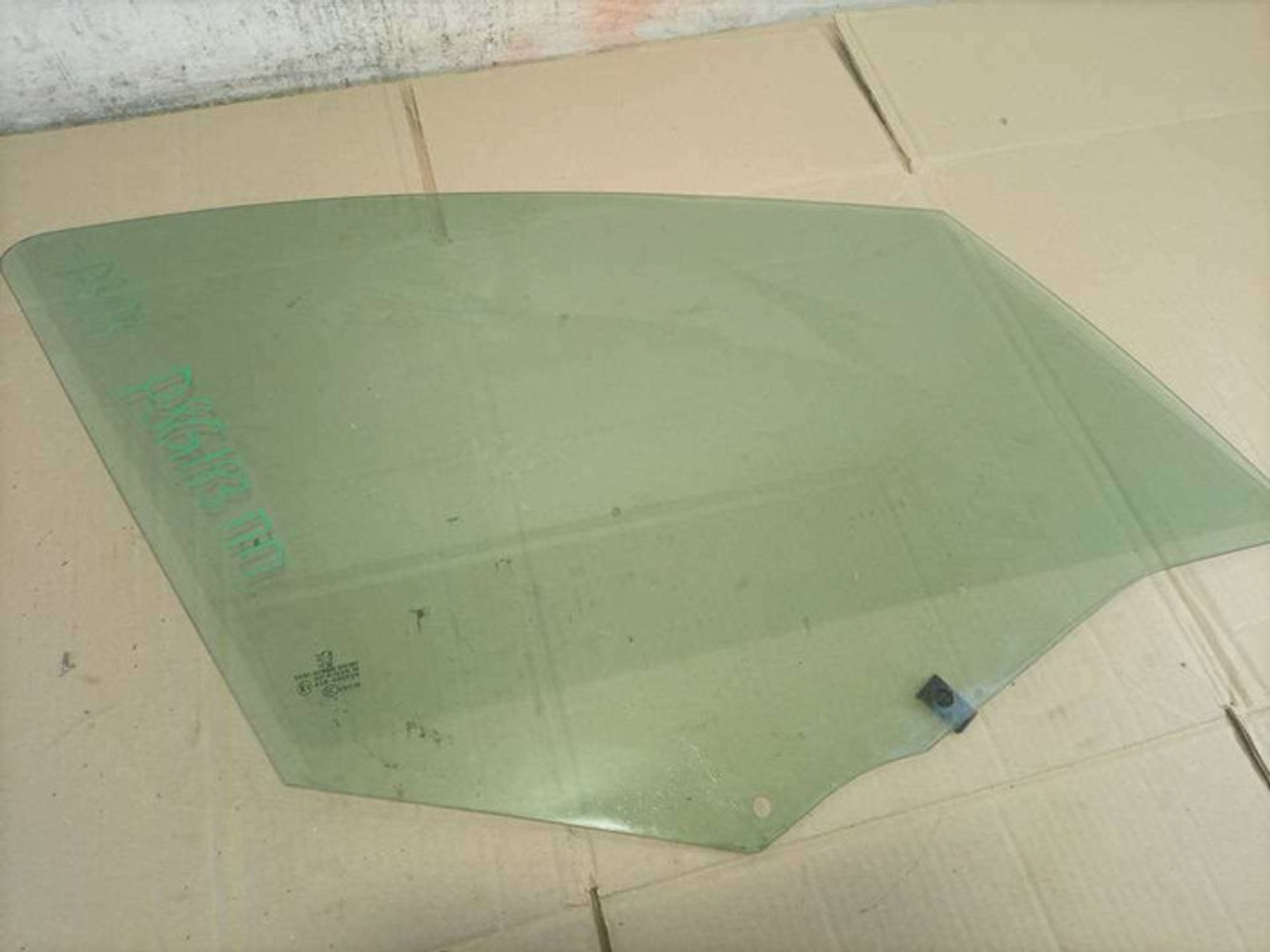 https://ycs.partsauto.market/partsauto-images/thmbs/78ee0fb3787e2dce013ed29fc8a1120c/1c40d423492bce635f54cca8936d11cb/924ab74d47b506f724c44031c5011807.jpg
