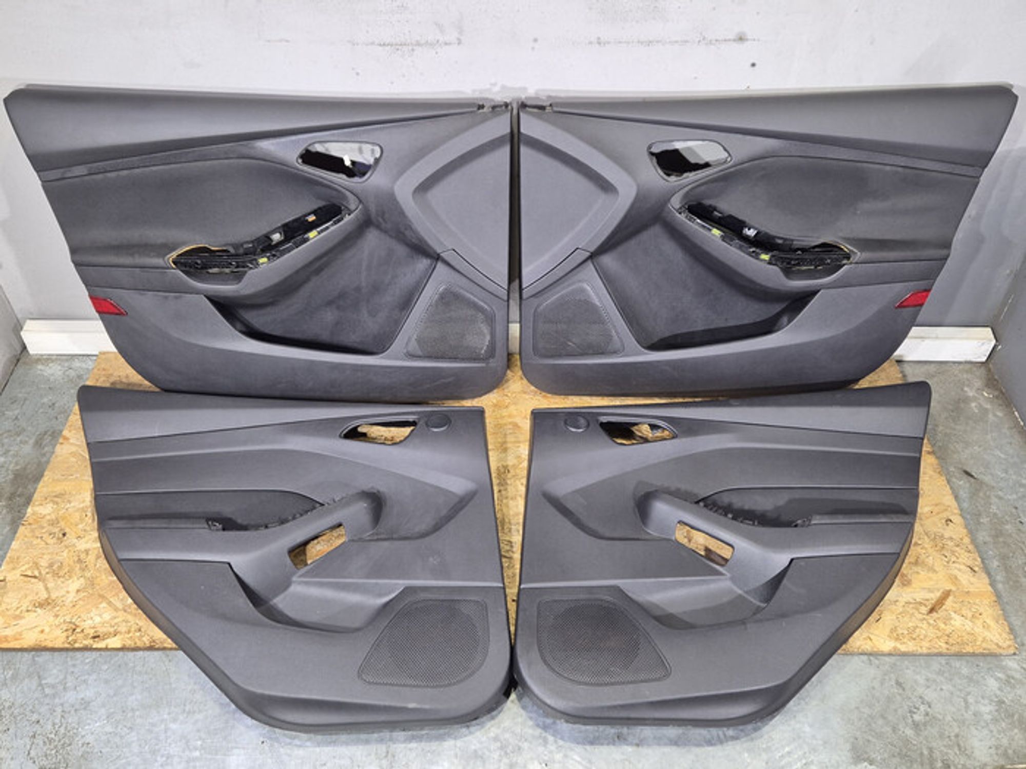 https://ycs.partsauto.market/partsauto-images/thmbs/78ee0fb3787e2dce013ed29fc8a1120c/1c905f04223953817cd3381629f88bc5/deccbf19b8e1654ffe164eaffe46e07a.jpg