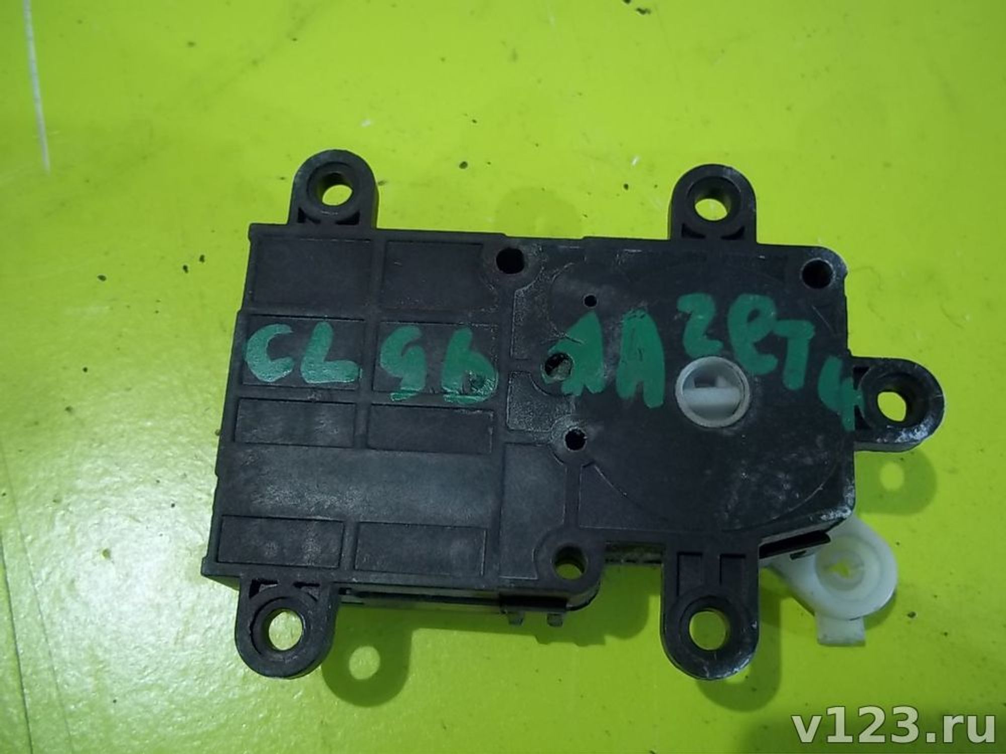 https://ycs.partsauto.market/partsauto-images/thmbs/78ee0fb3787e2dce013ed29fc8a1120c/1c95badcc8645c2cf4417b74e02c7c19/27273c74394cb459a7b1d65590a296f4.jpg