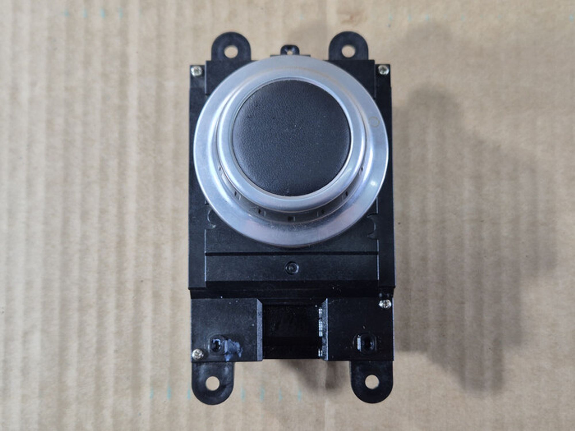 https://ycs.partsauto.market/partsauto-images/thmbs/78ee0fb3787e2dce013ed29fc8a1120c/1d3c28da4f17408ab8f6d7c68d69dfd3/999425c1213c38af0042fde6b250b57a.jpg